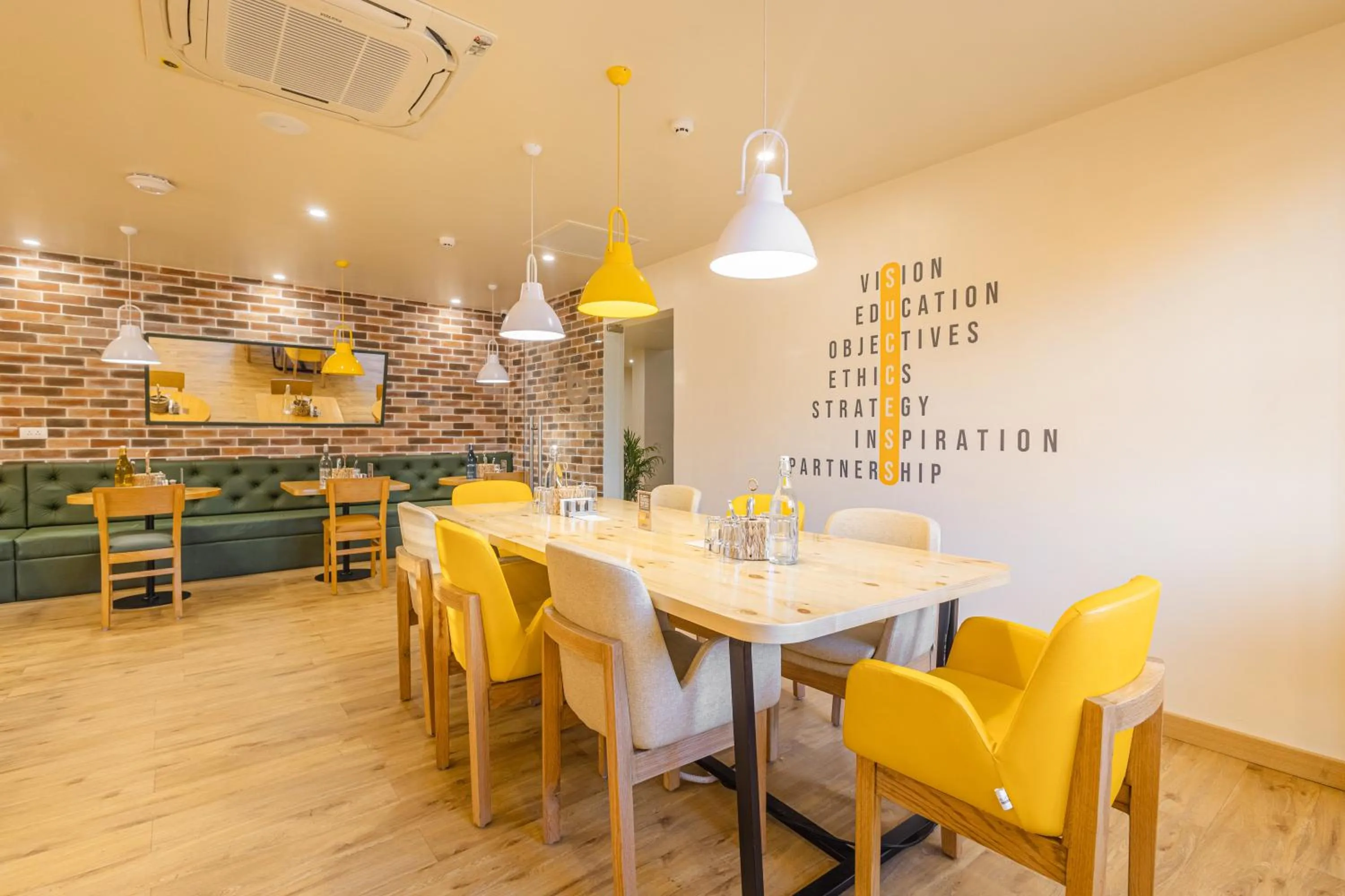 Restaurant/places to eat in Bloom Hotel - Ranchi