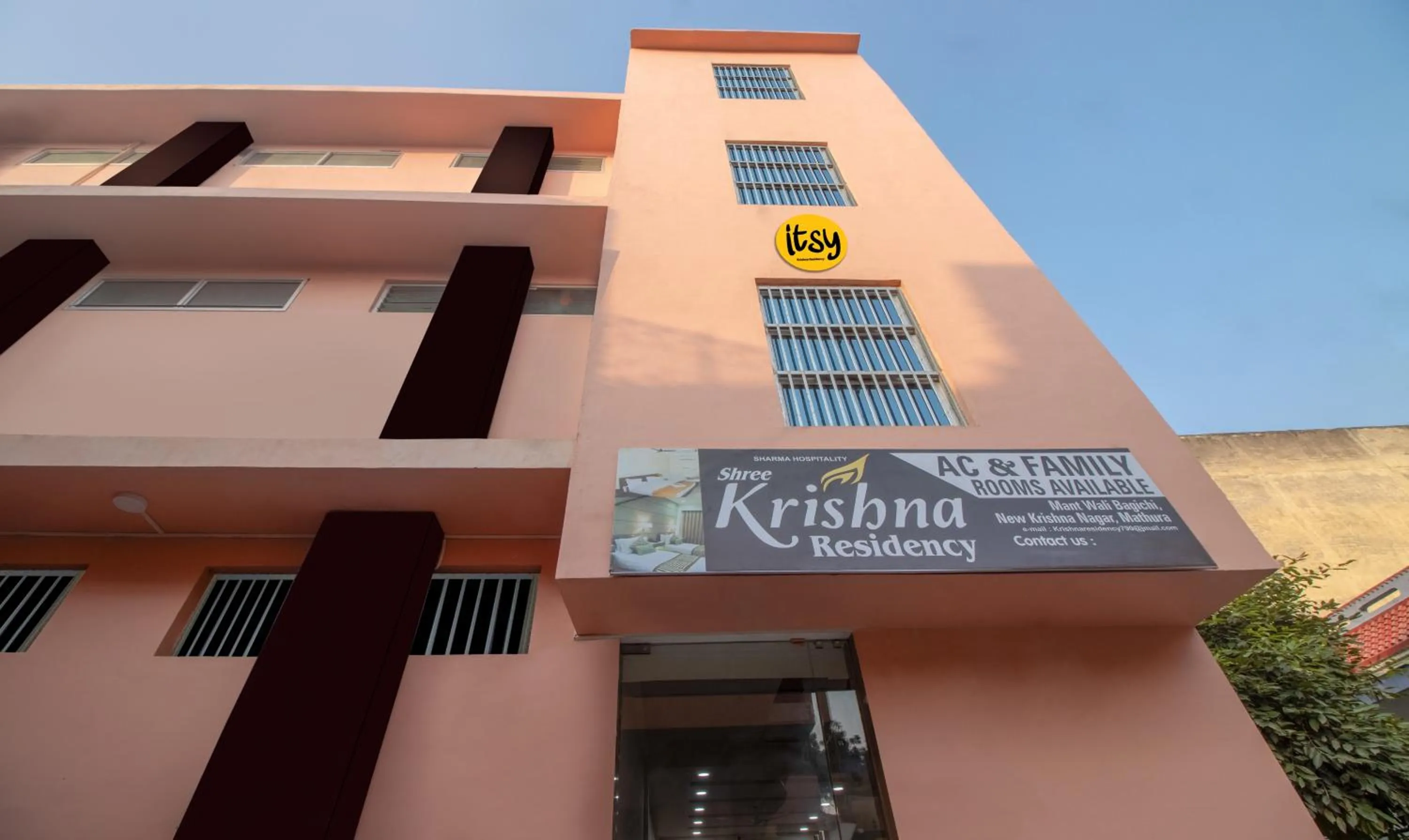 Property building in Itsy Hotels Krishna Residency, Govardhan Chauraha