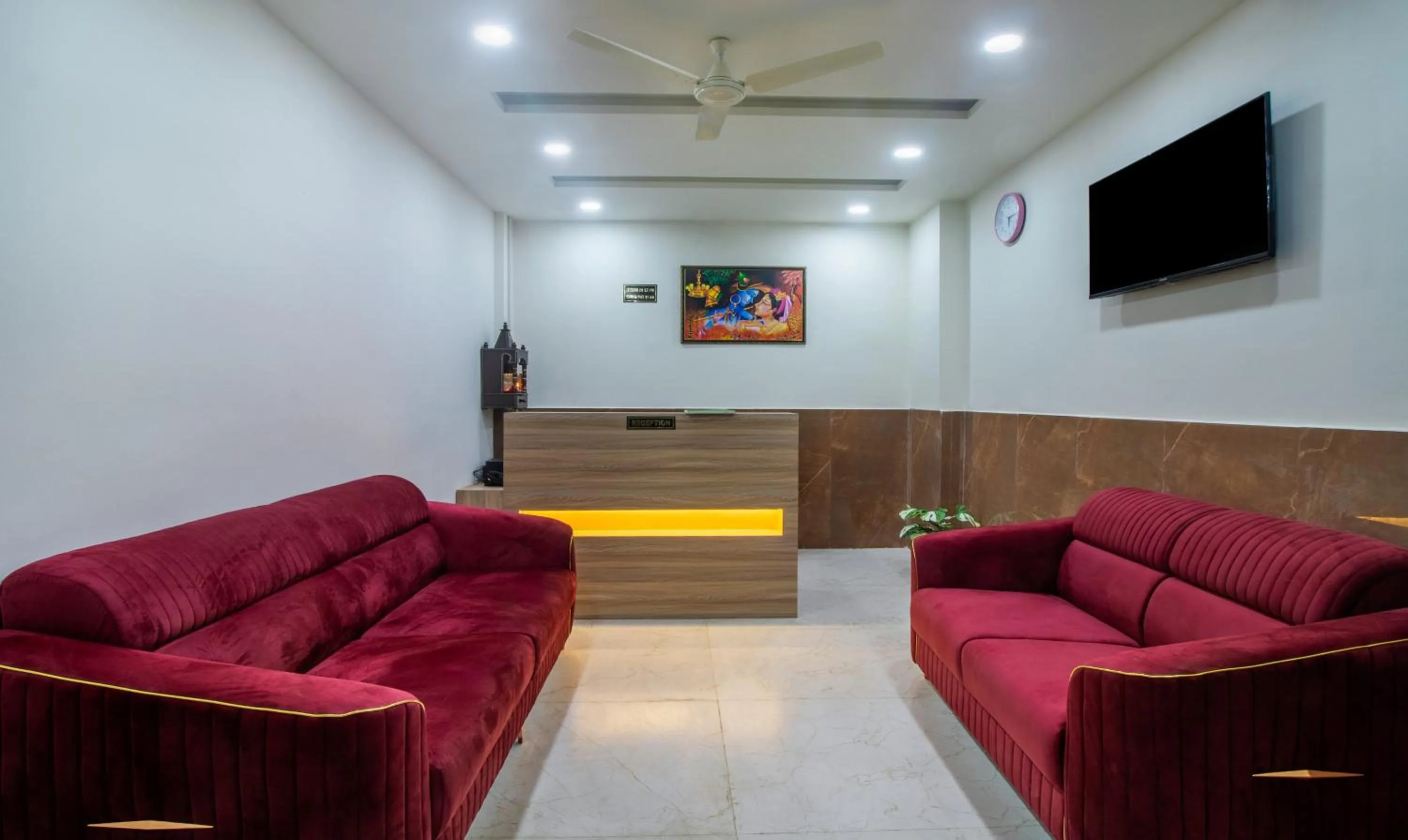 Lobby or reception in Itsy Hotels Krishna Residency, Govardhan Chauraha