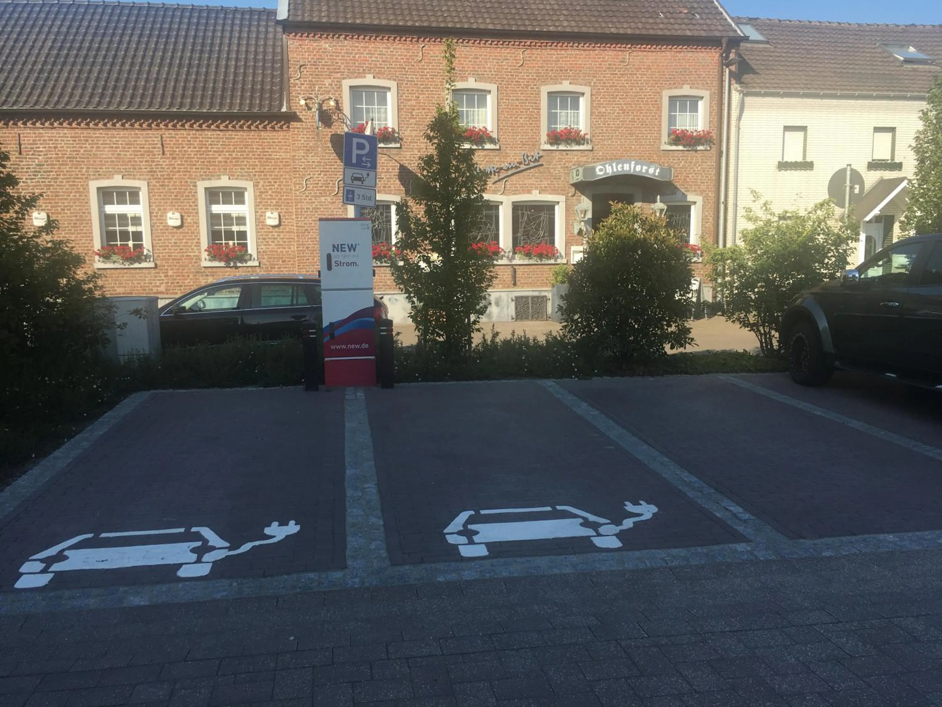 Parking in Ohlenforst Vis a Vis