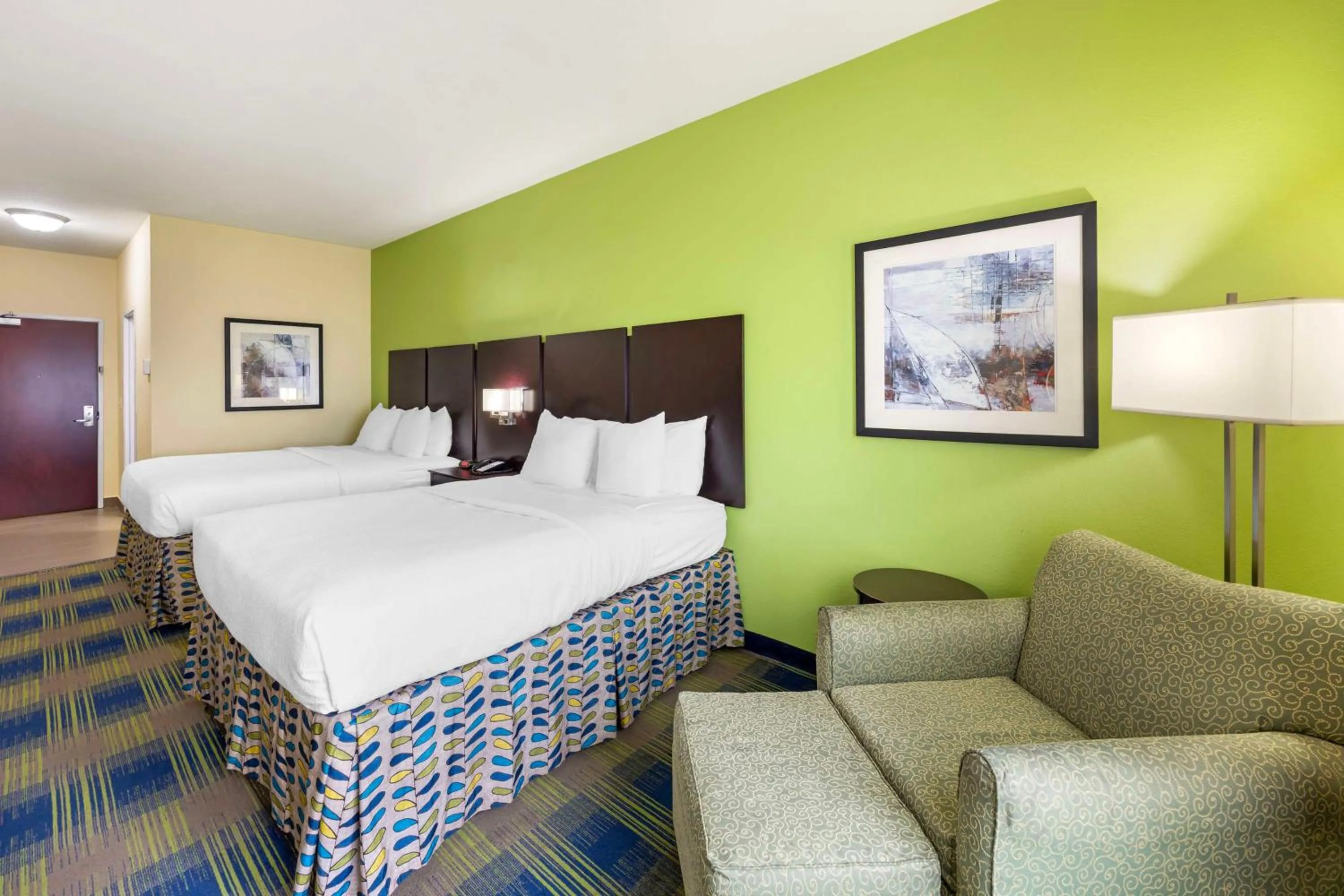 Bedroom, Bed in Best Western Plus Pratt