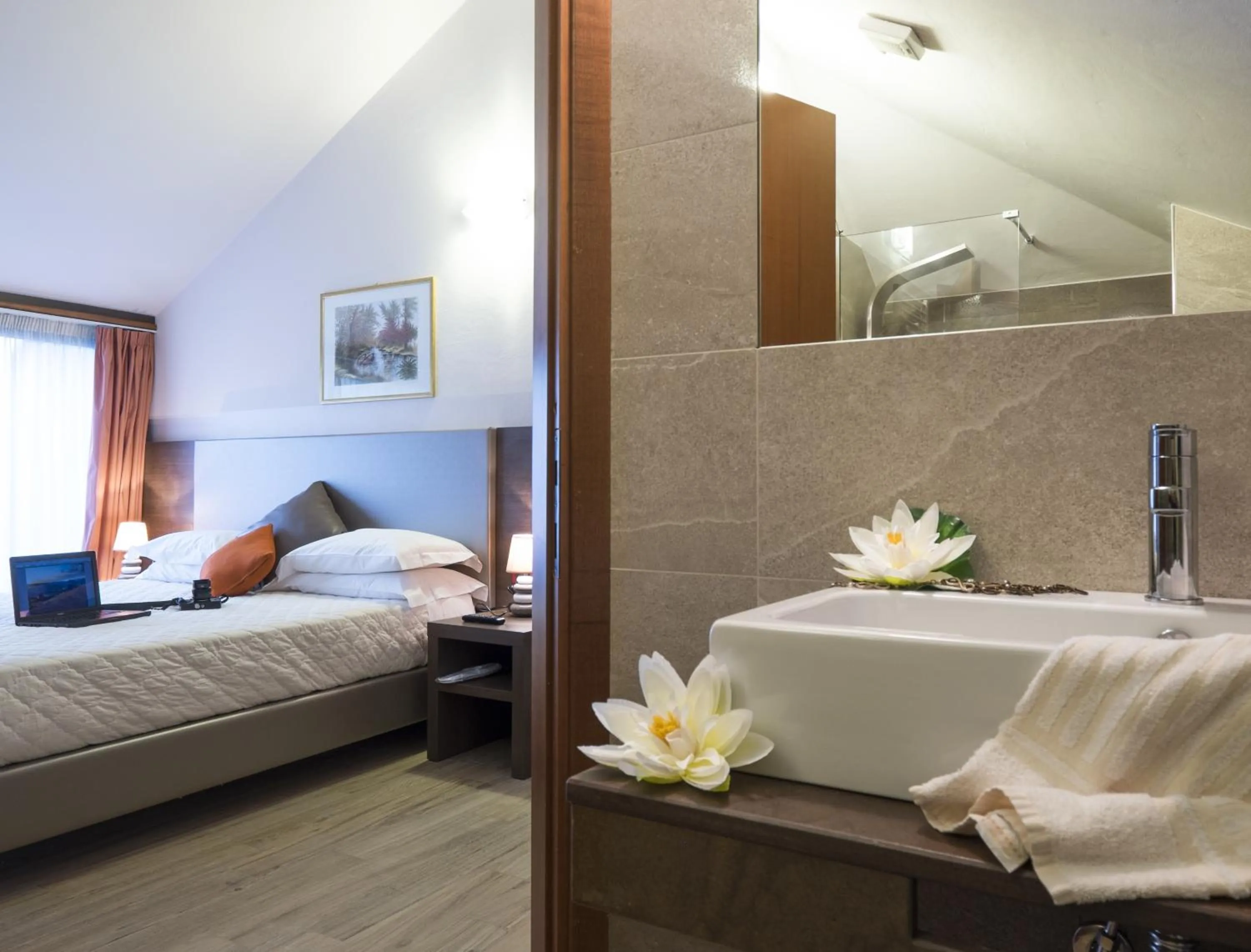 Bathroom, Bed in Residence Caffé Savona