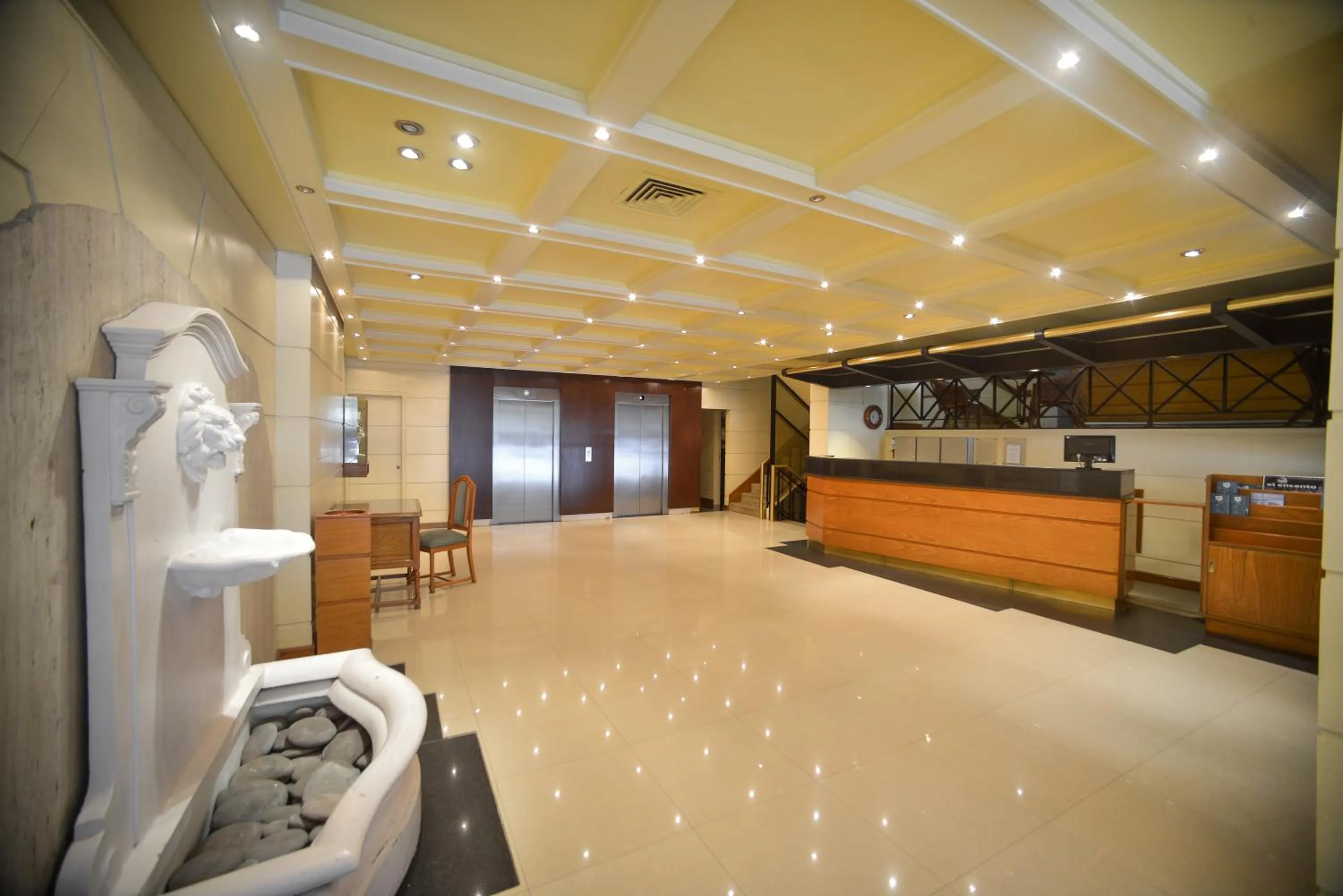 Lobby or reception in Hotel Versailles