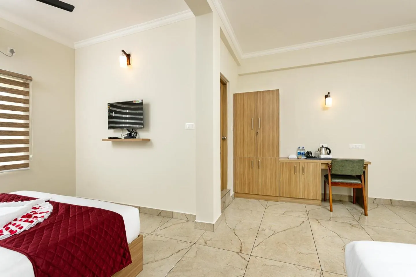 Bed in ESAA Airport Hotel