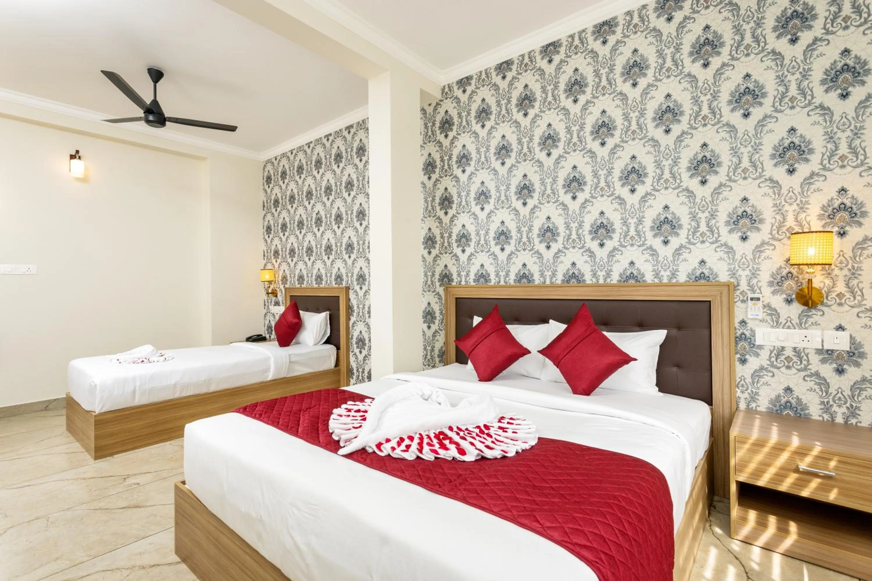 Bedroom, Bed in ESAA Airport Hotel