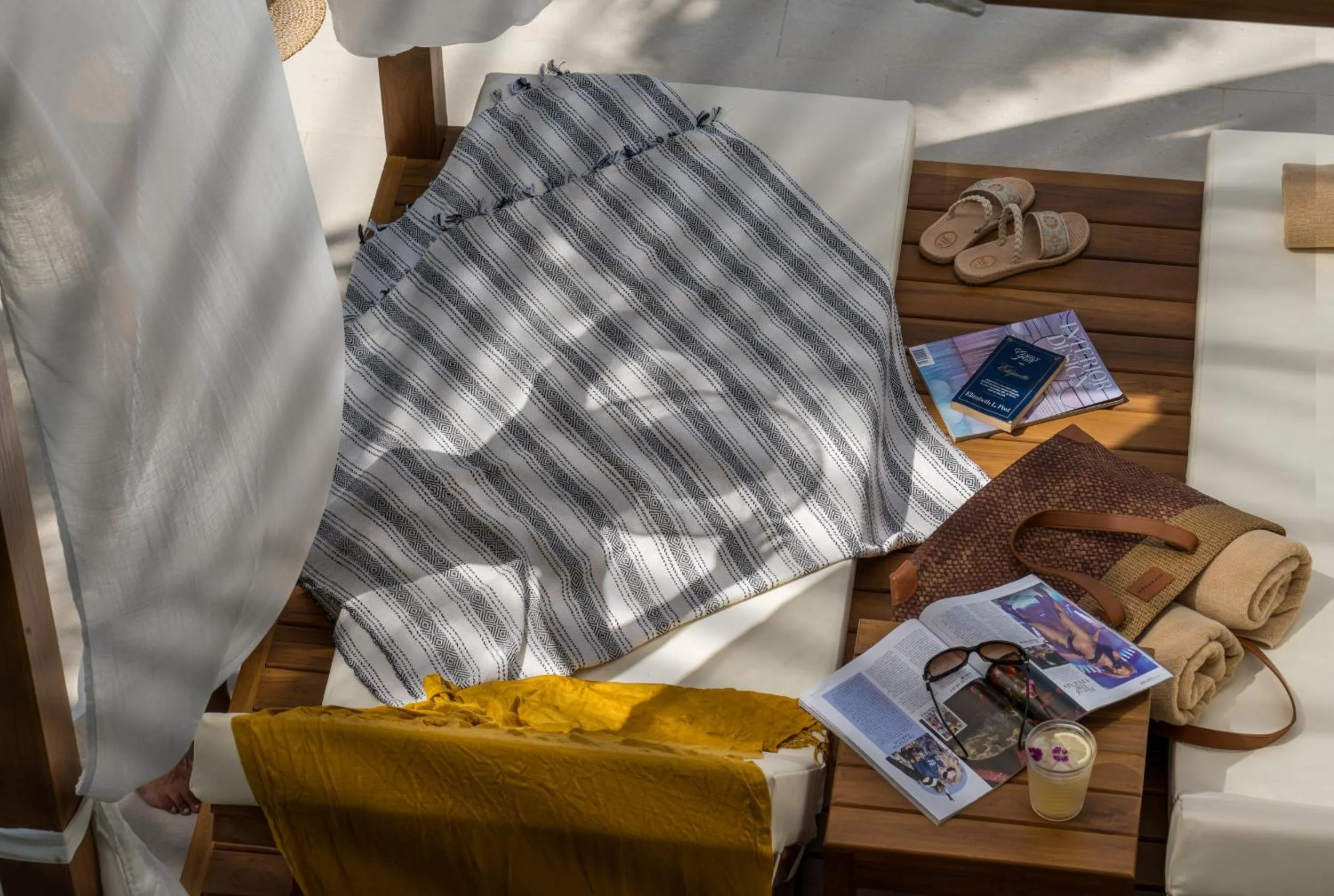 Balcony/Terrace, Bed in Niranapa Boutique Resort
