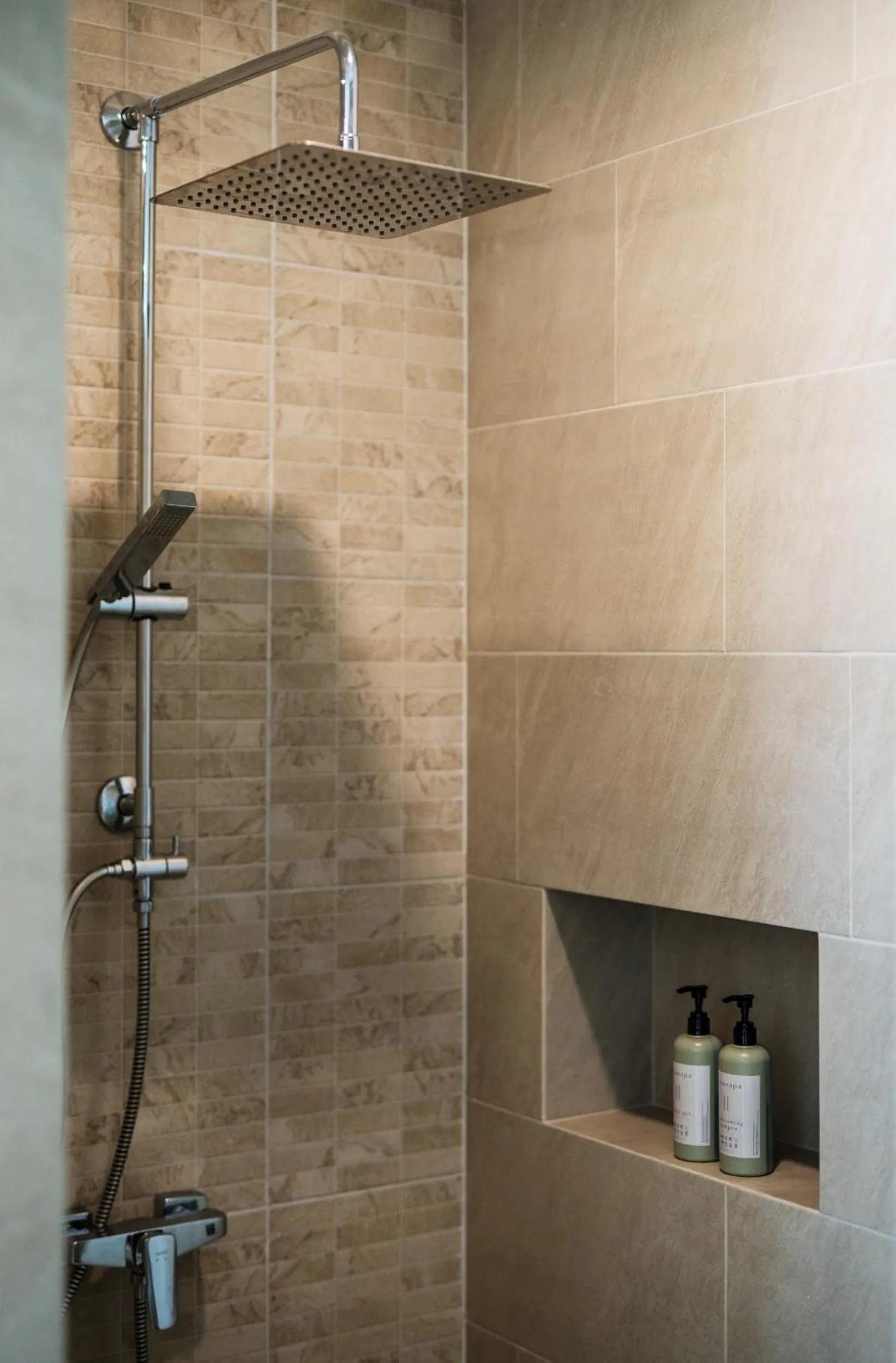 Shower in Niranapa Boutique Resort