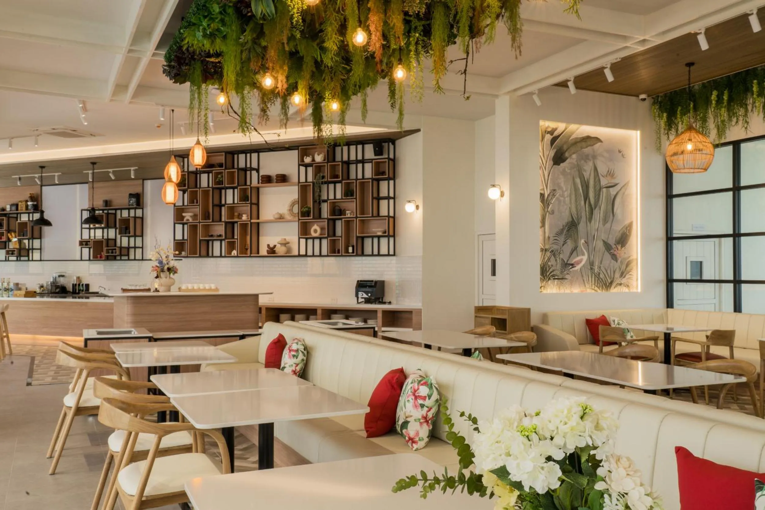 Restaurant/places to eat in Niranapa Boutique Resort