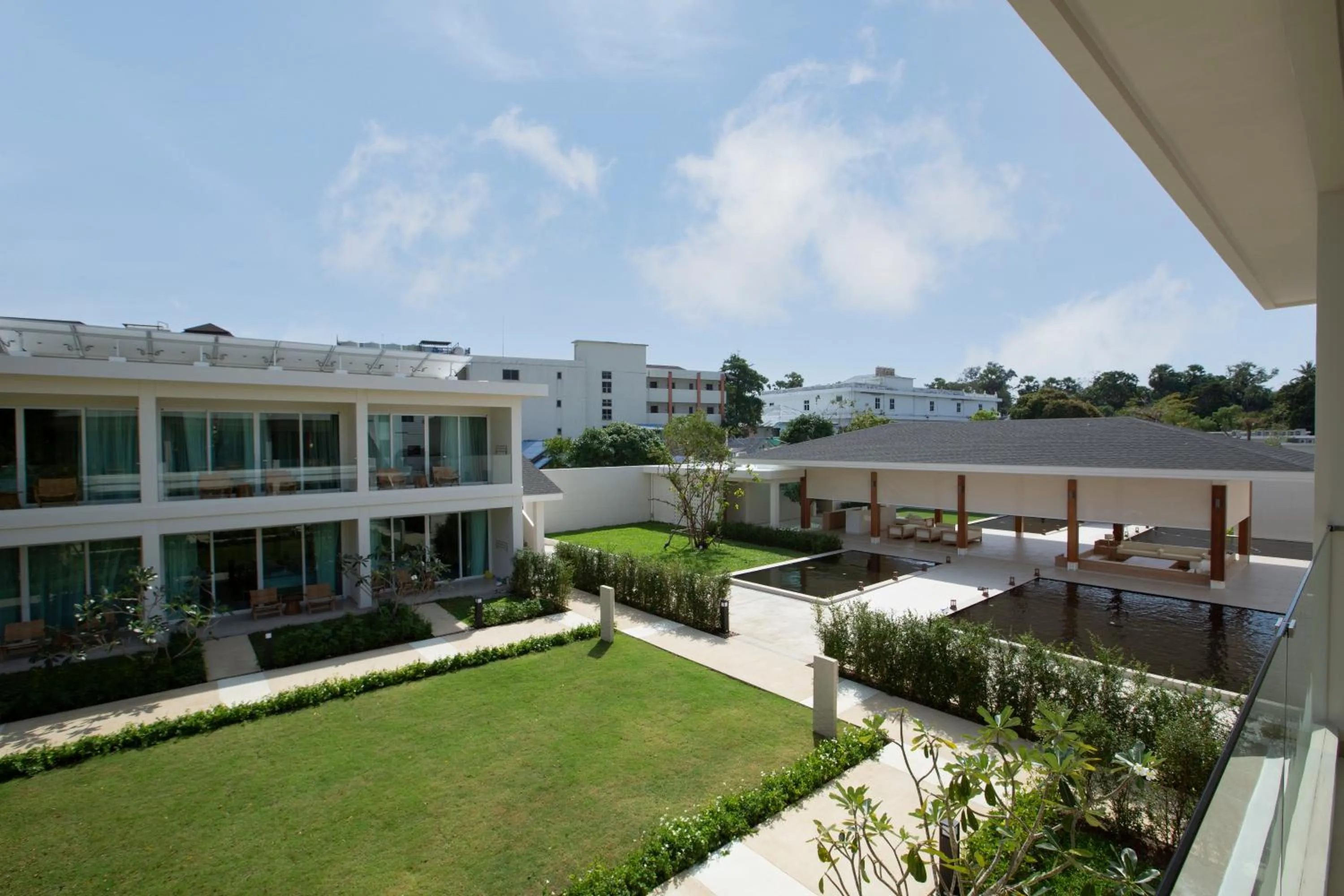 Garden in Niranapa Boutique Resort
