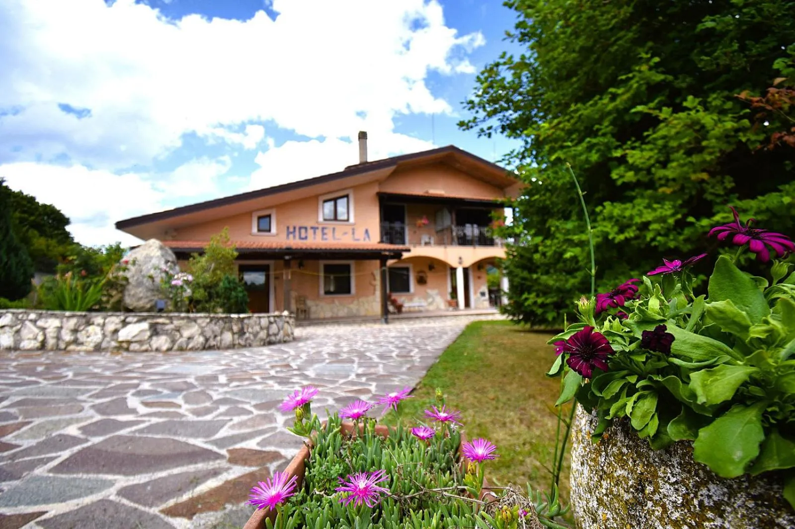 Hotel LA LOGGIA
