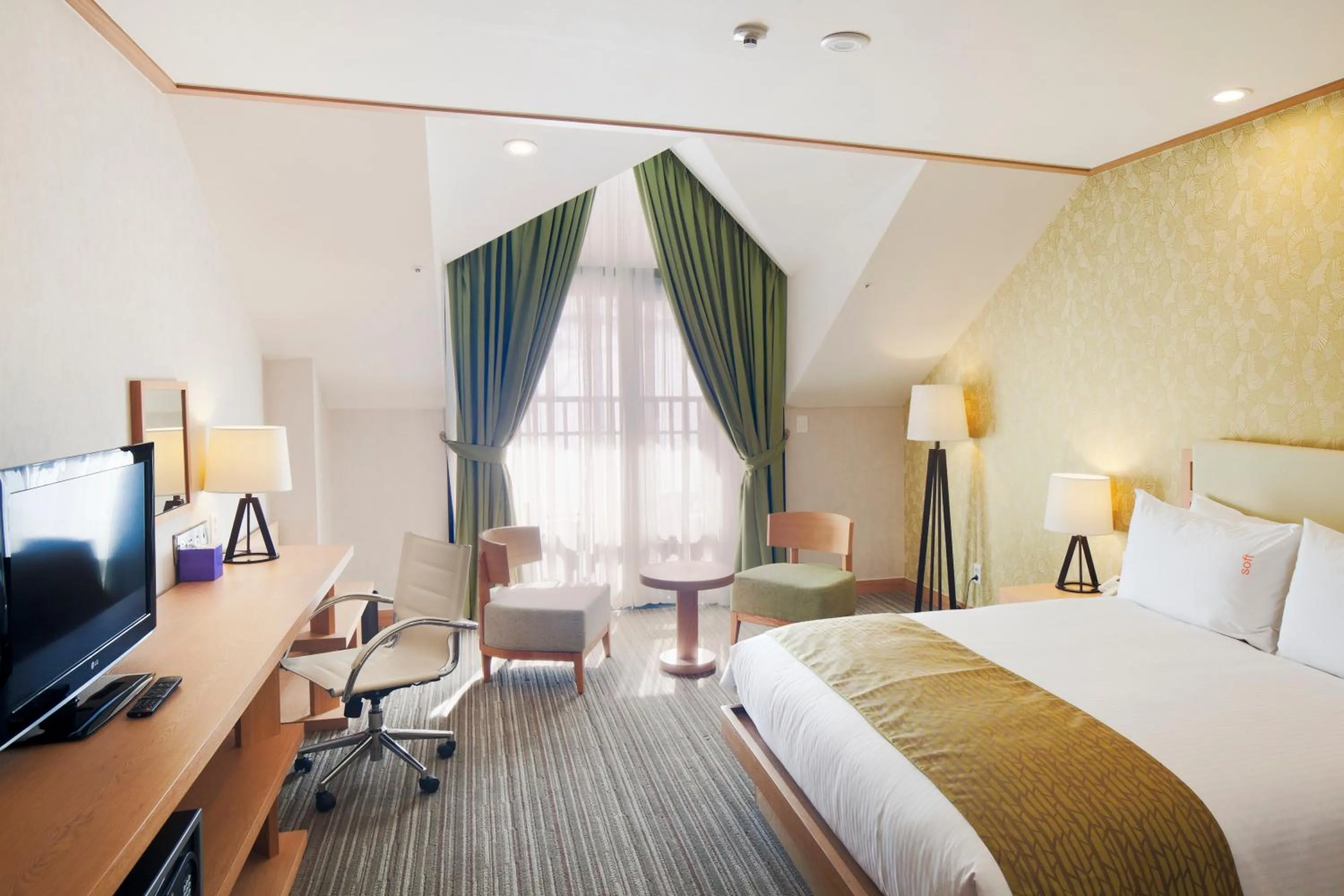 Photo of the whole room, Bed in Holiday Inn Resort Alpensia Pyeongchang by IHG