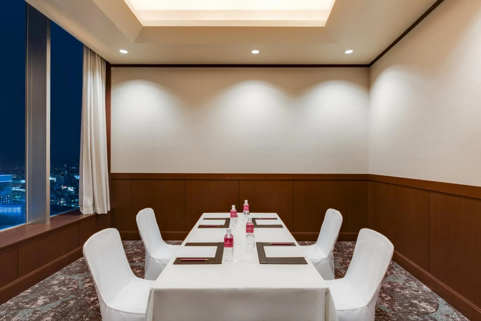 Meeting/conference room in ANA Crowne Plaza Okayama by IHG