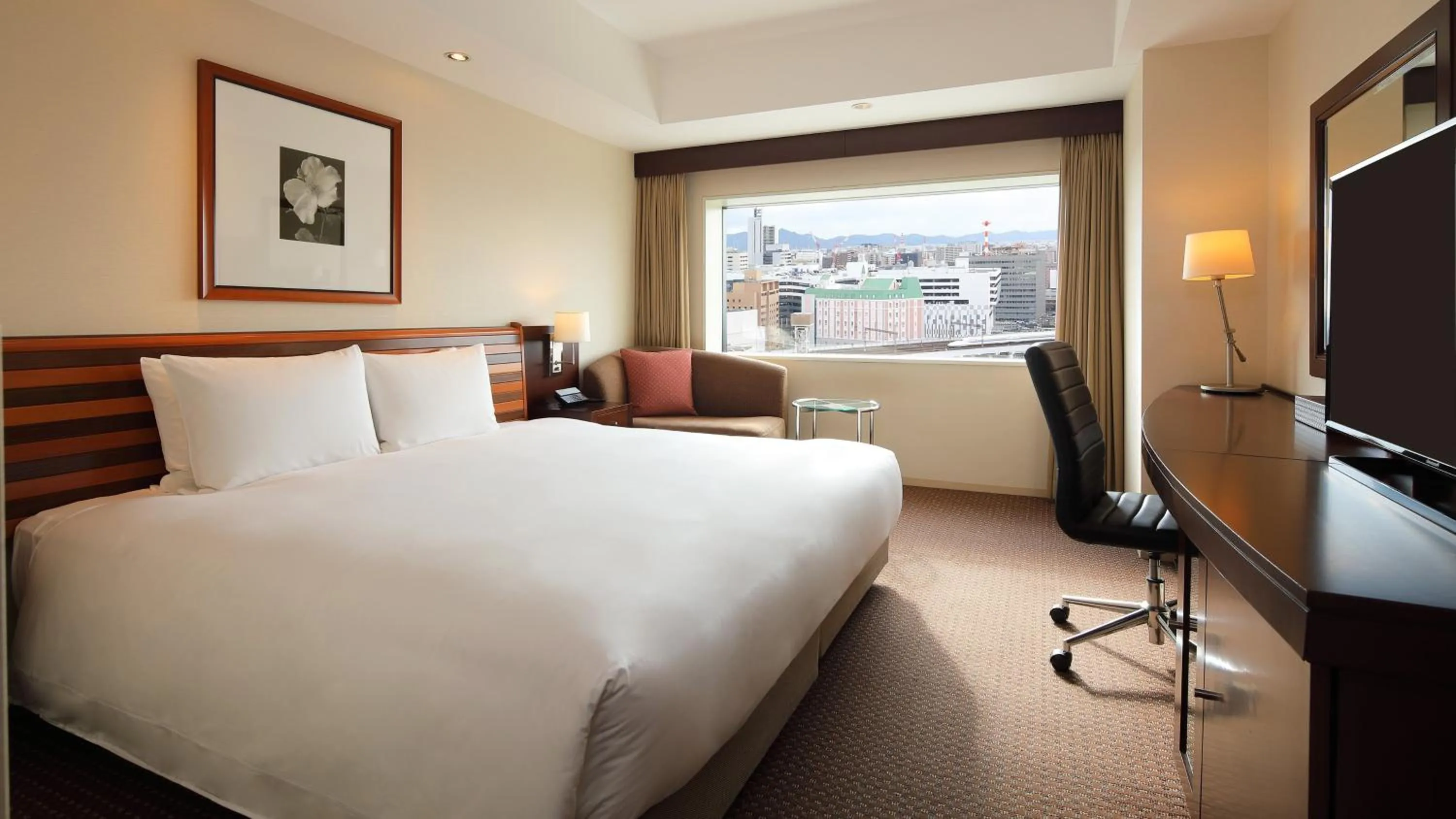Photo of the whole room, Bed in ANA Crowne Plaza Okayama by IHG