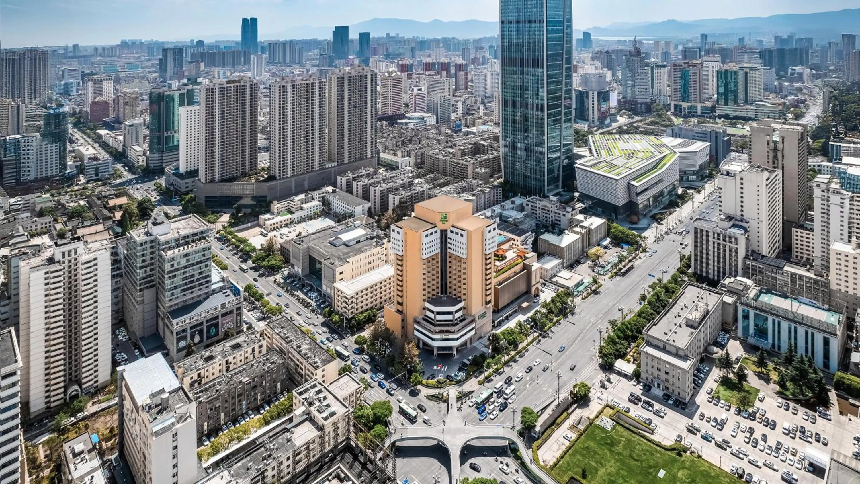 Property building in Holiday Inn Kunming City Centre by IHG