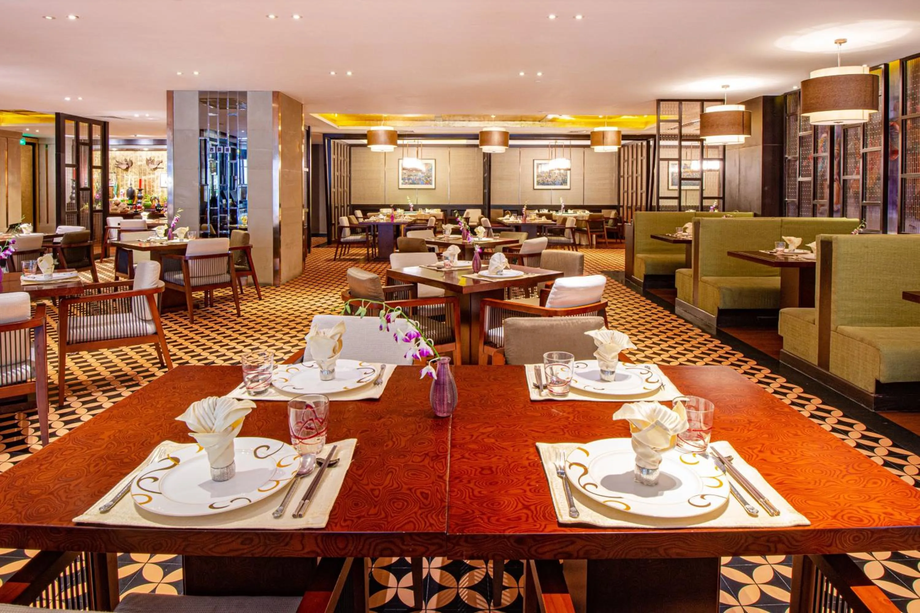 Restaurant/places to eat in Holiday Inn Kunming City Centre by IHG