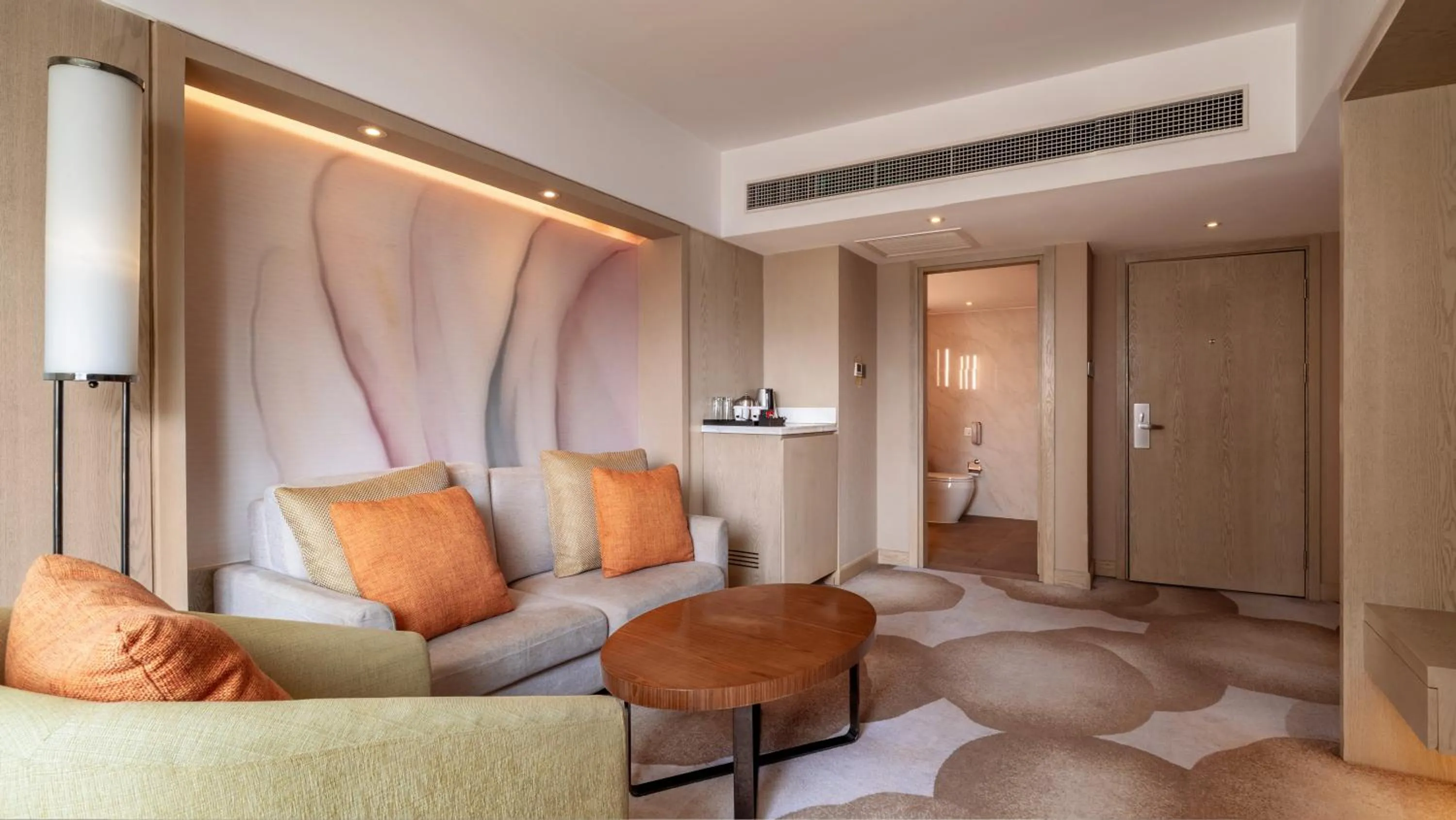 Photo of the whole room in Holiday Inn Kunming City Centre by IHG