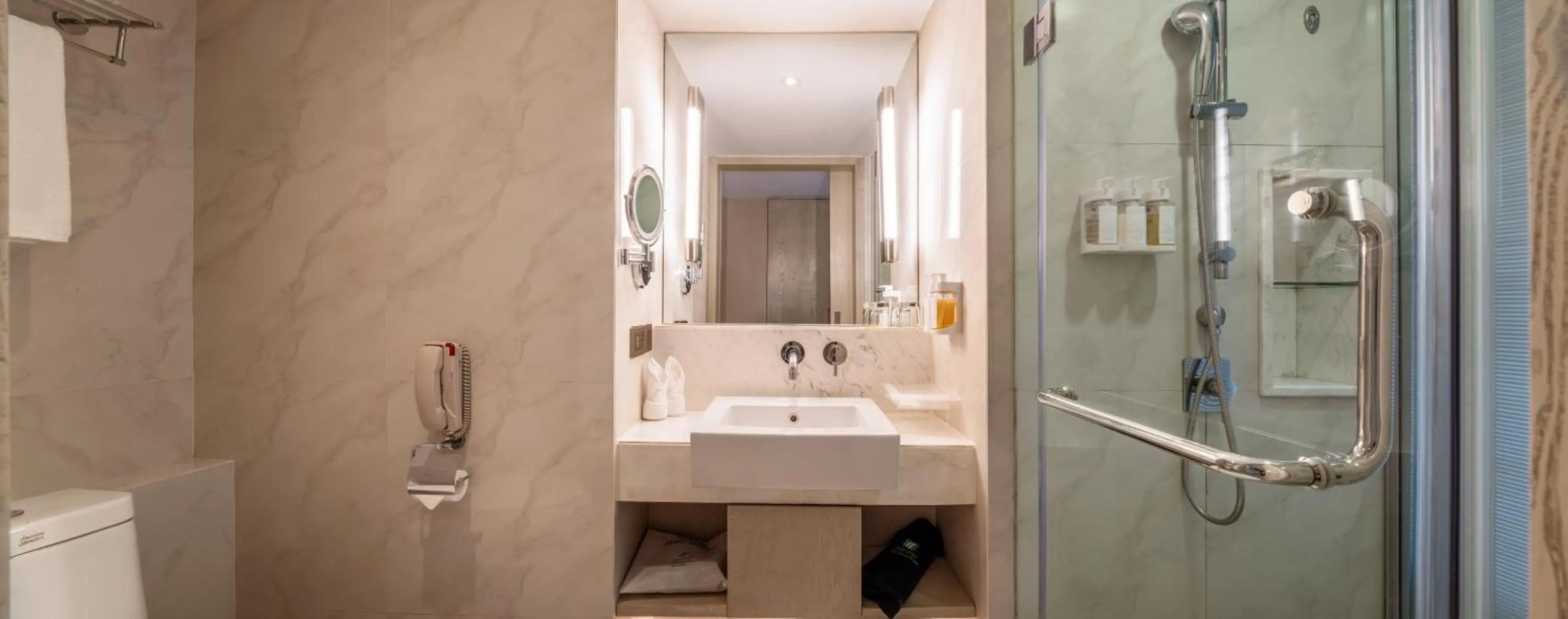 Toilet in Holiday Inn Kunming City Centre by IHG