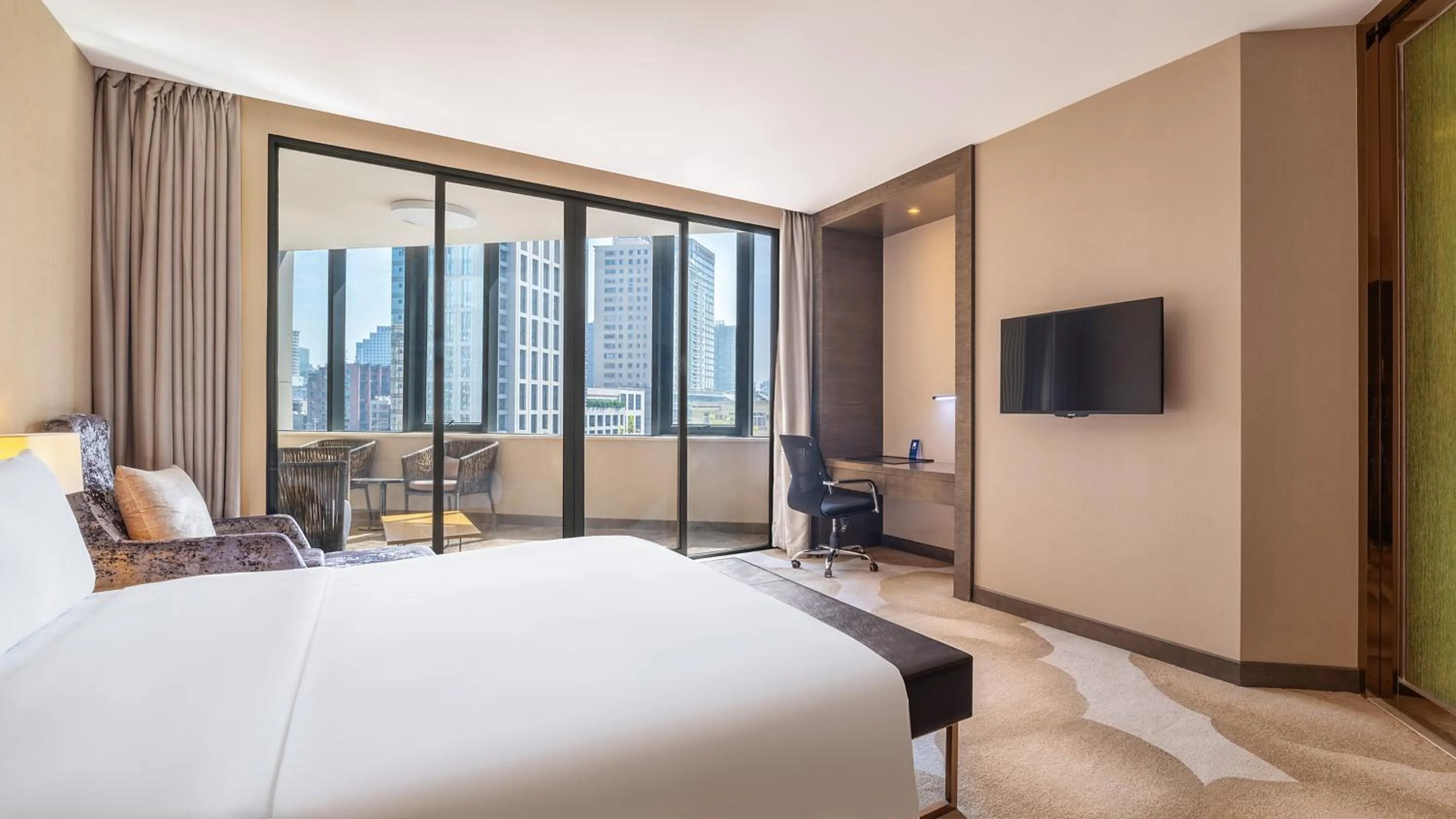 Bedroom, Bed in Holiday Inn Kunming City Centre by IHG