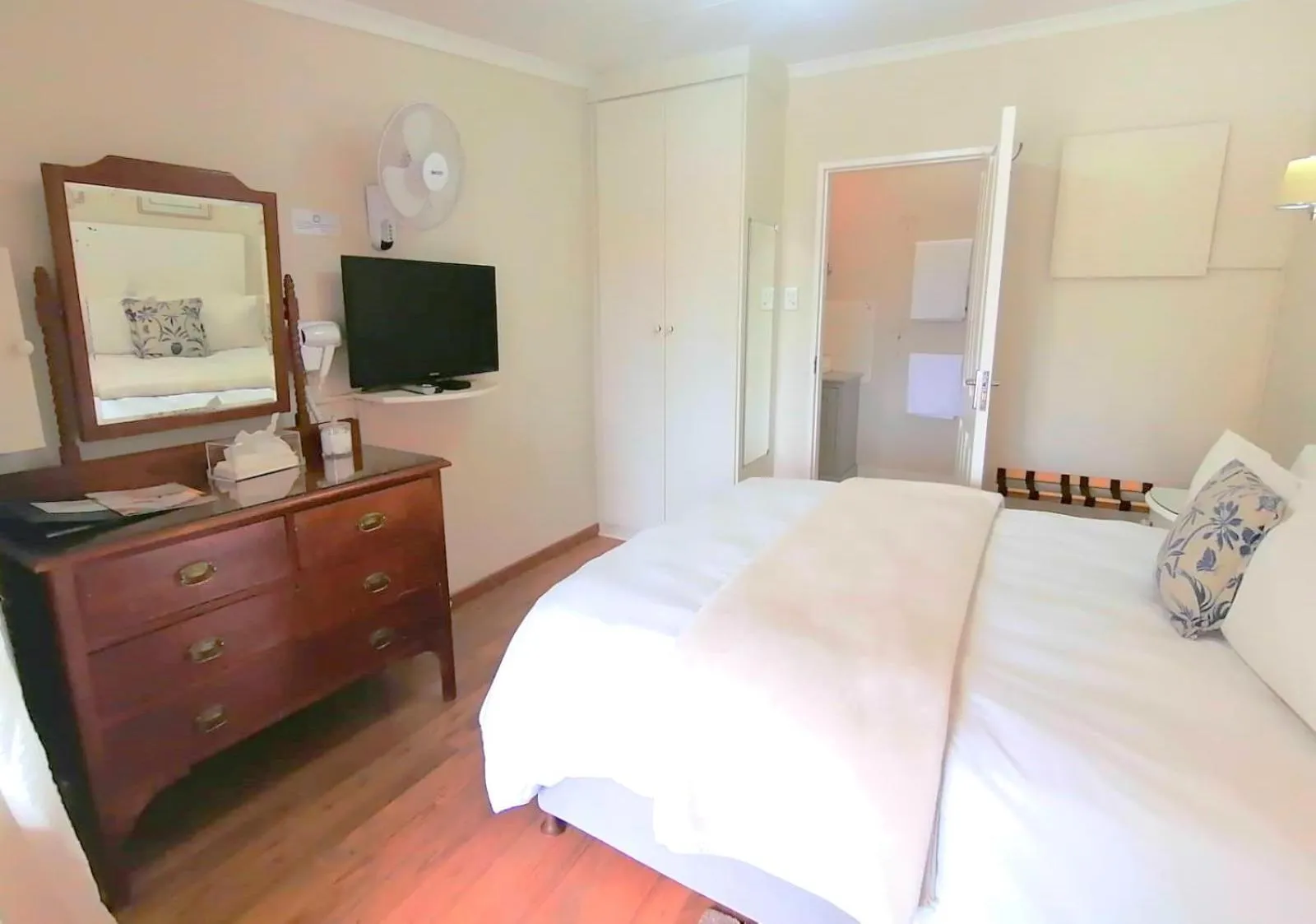 Bedroom, Bed in Gateside Guesthouse