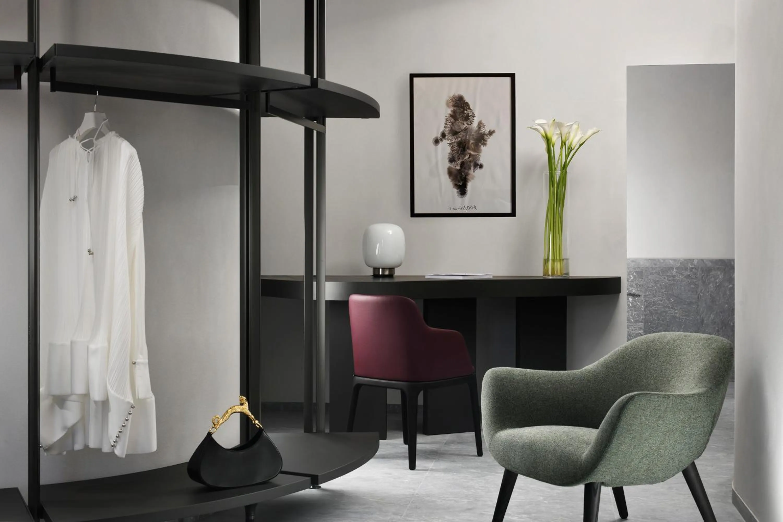 wardrobe in Locanda della Posta, The Bank