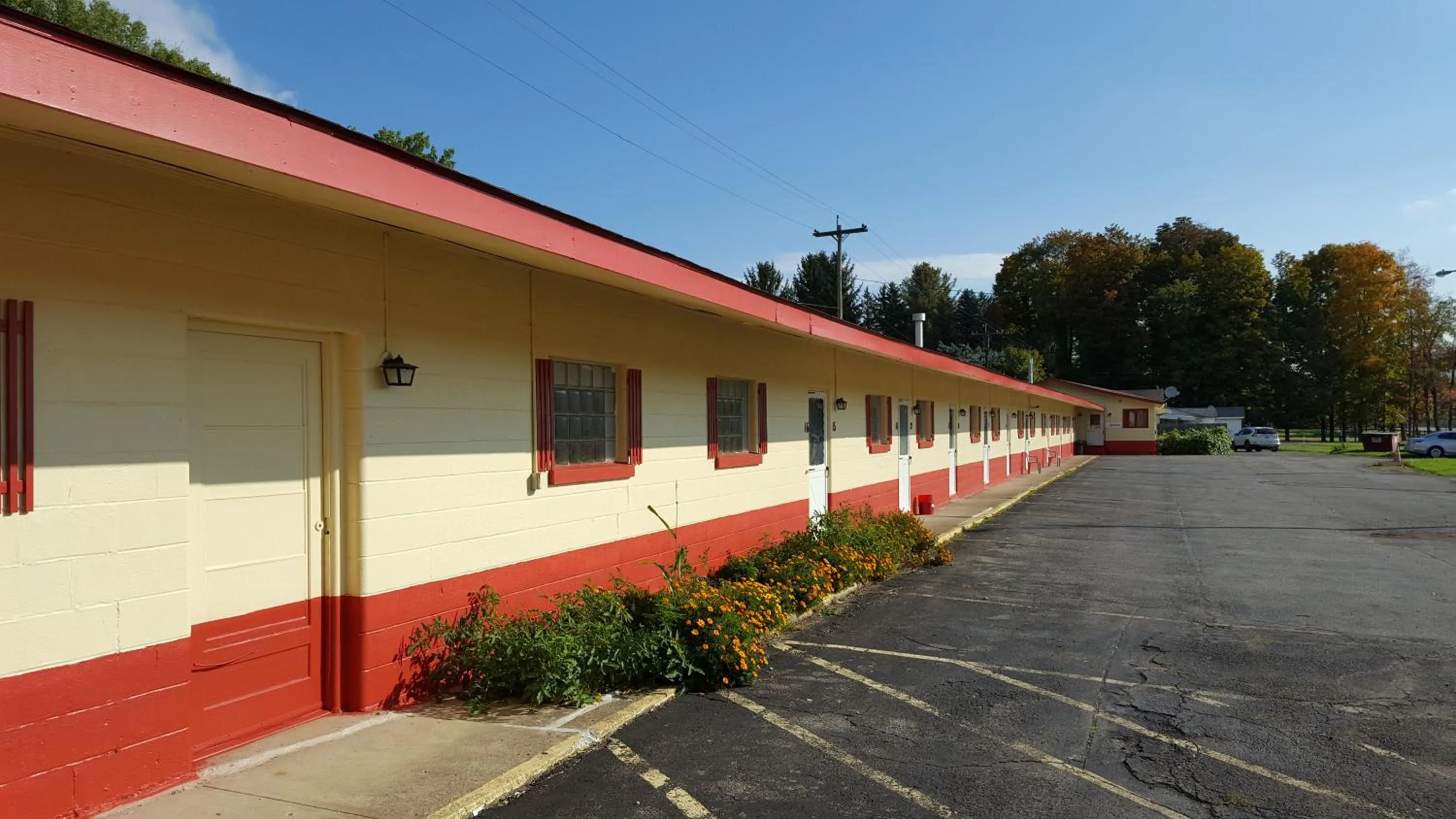 Parking in Budget Inn