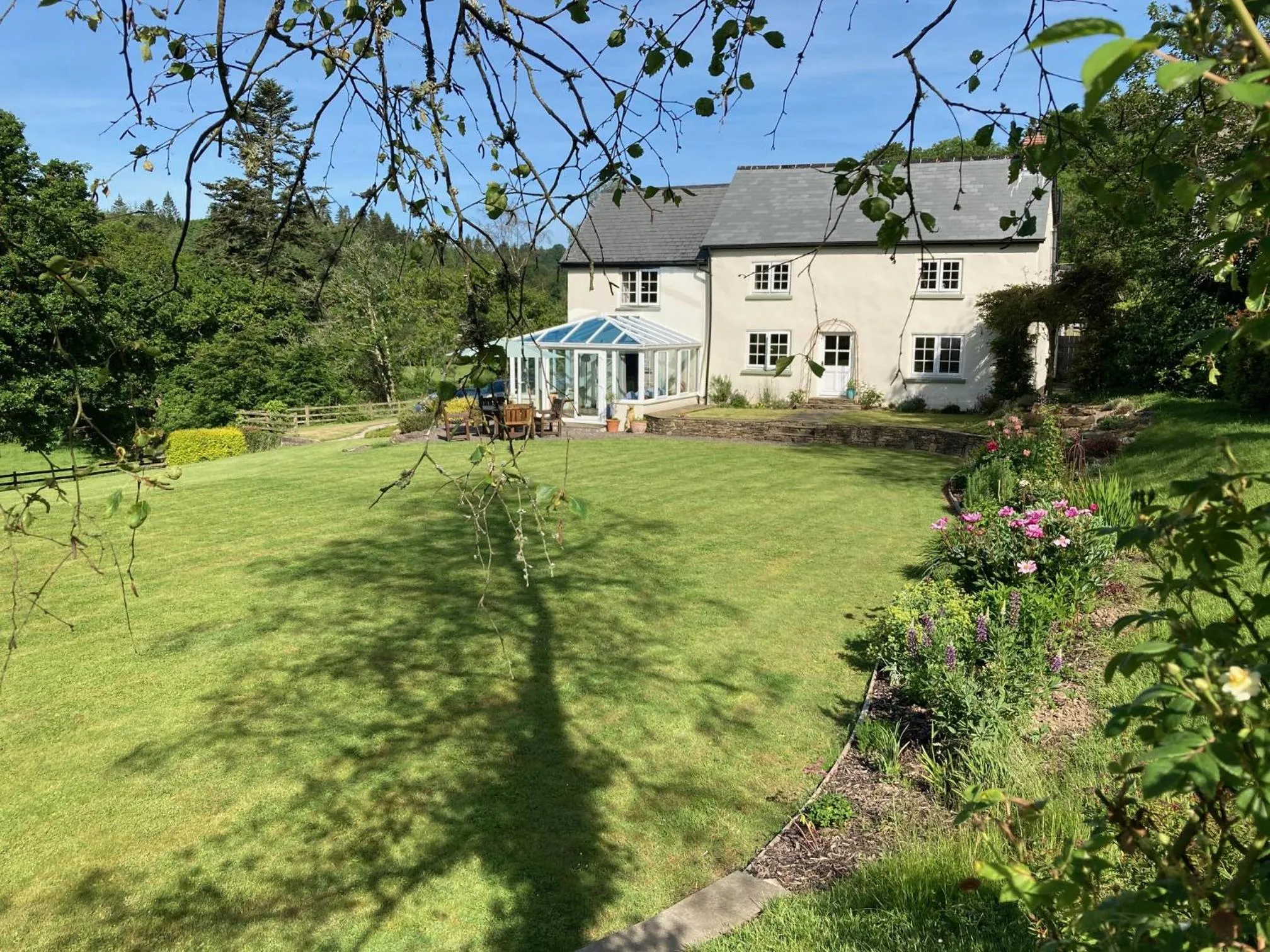 Property building in Meadowland Farm