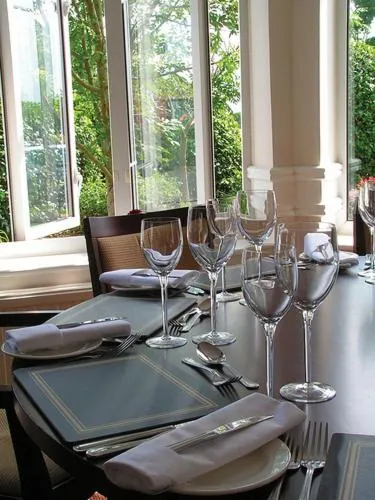 Restaurant/places to eat in The Hickstead Hotel By Uno