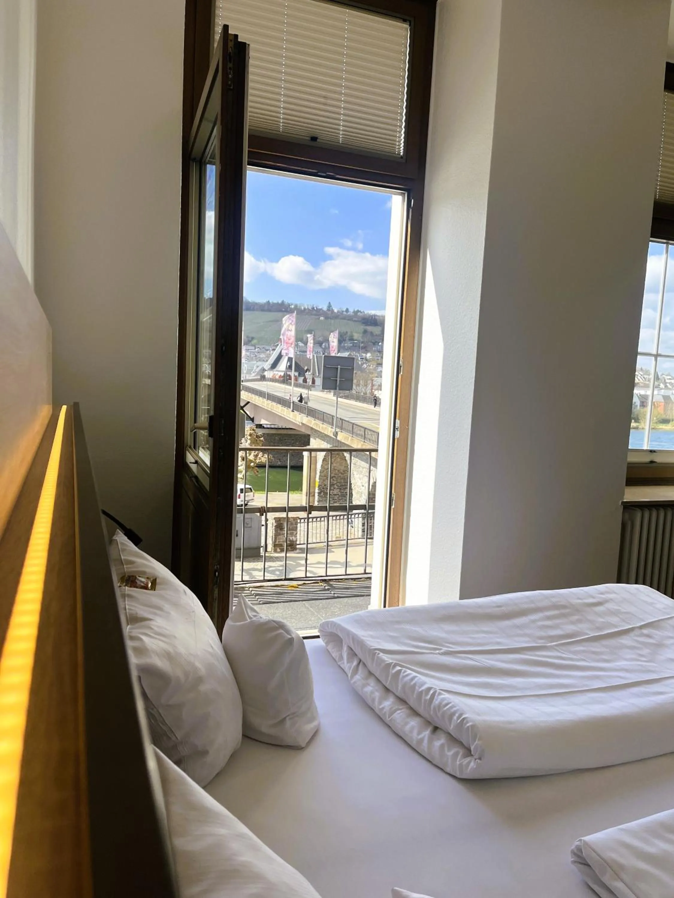 Bed in Moselhotel Römischer Kaiser