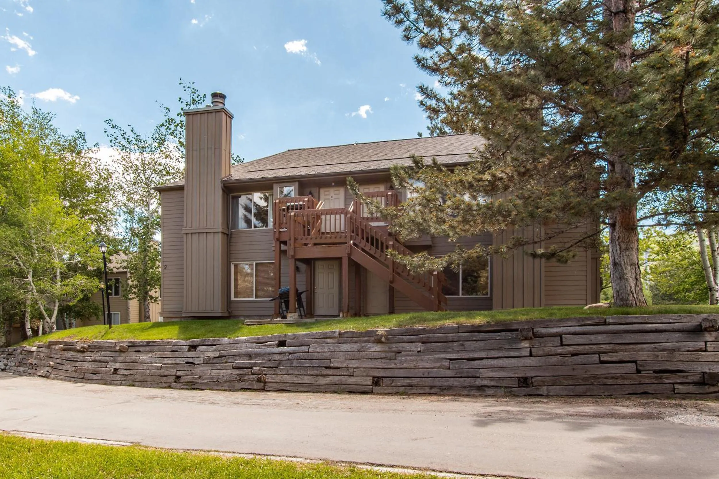 Property building in Hidden Creek by All Seasons Resort Lodging