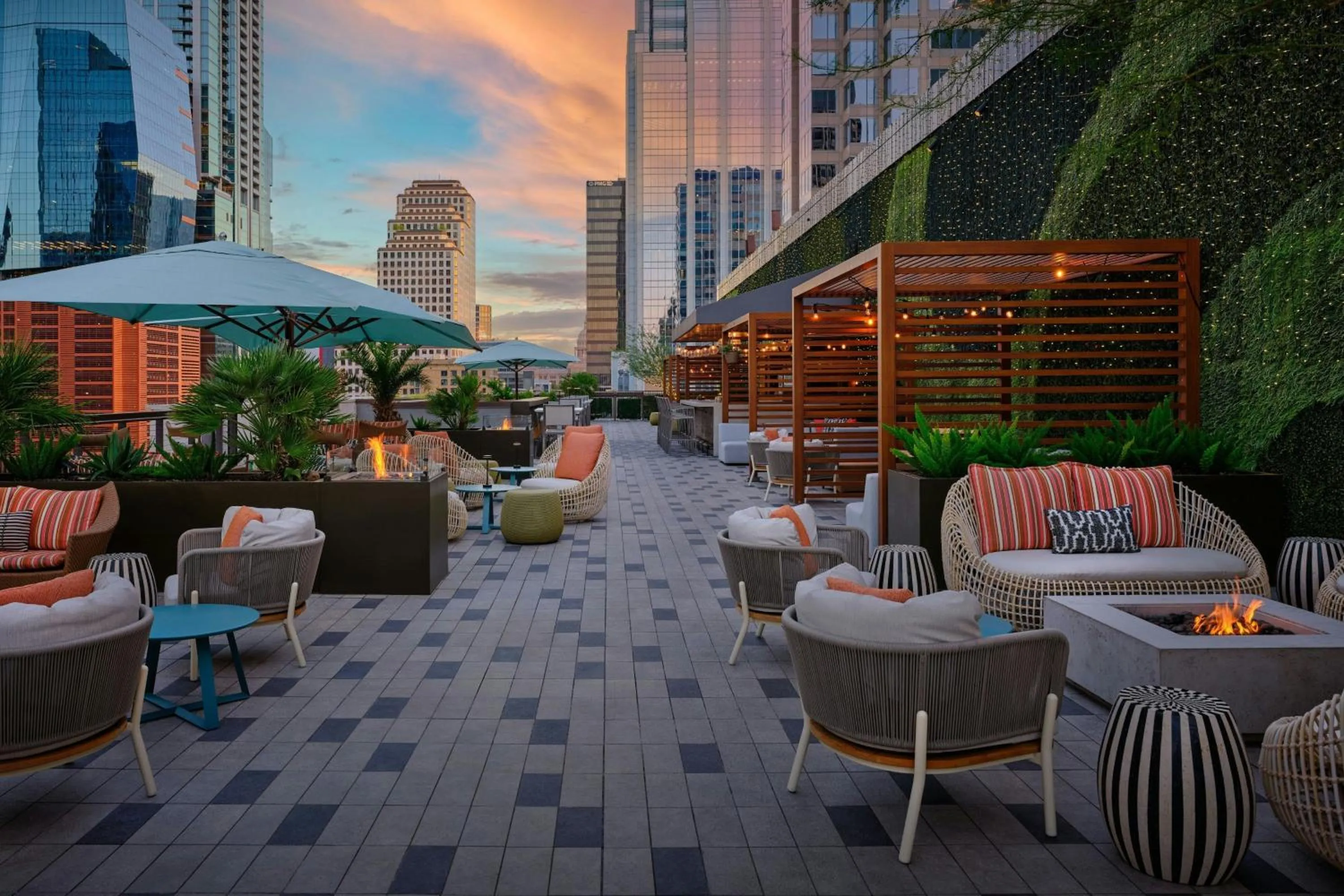 Restaurant/places to eat in JW Marriott Austin