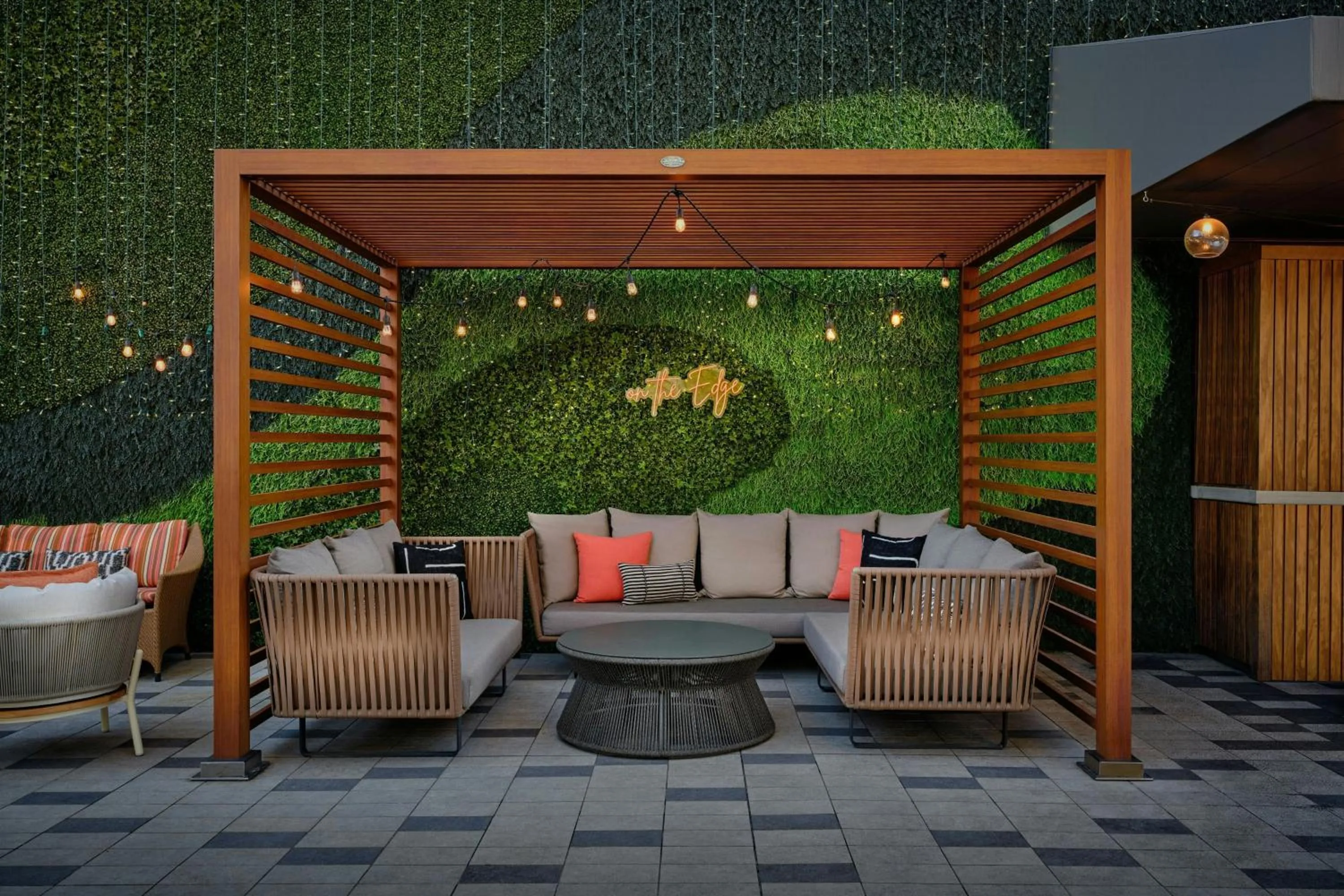 Restaurant/places to eat in JW Marriott Austin