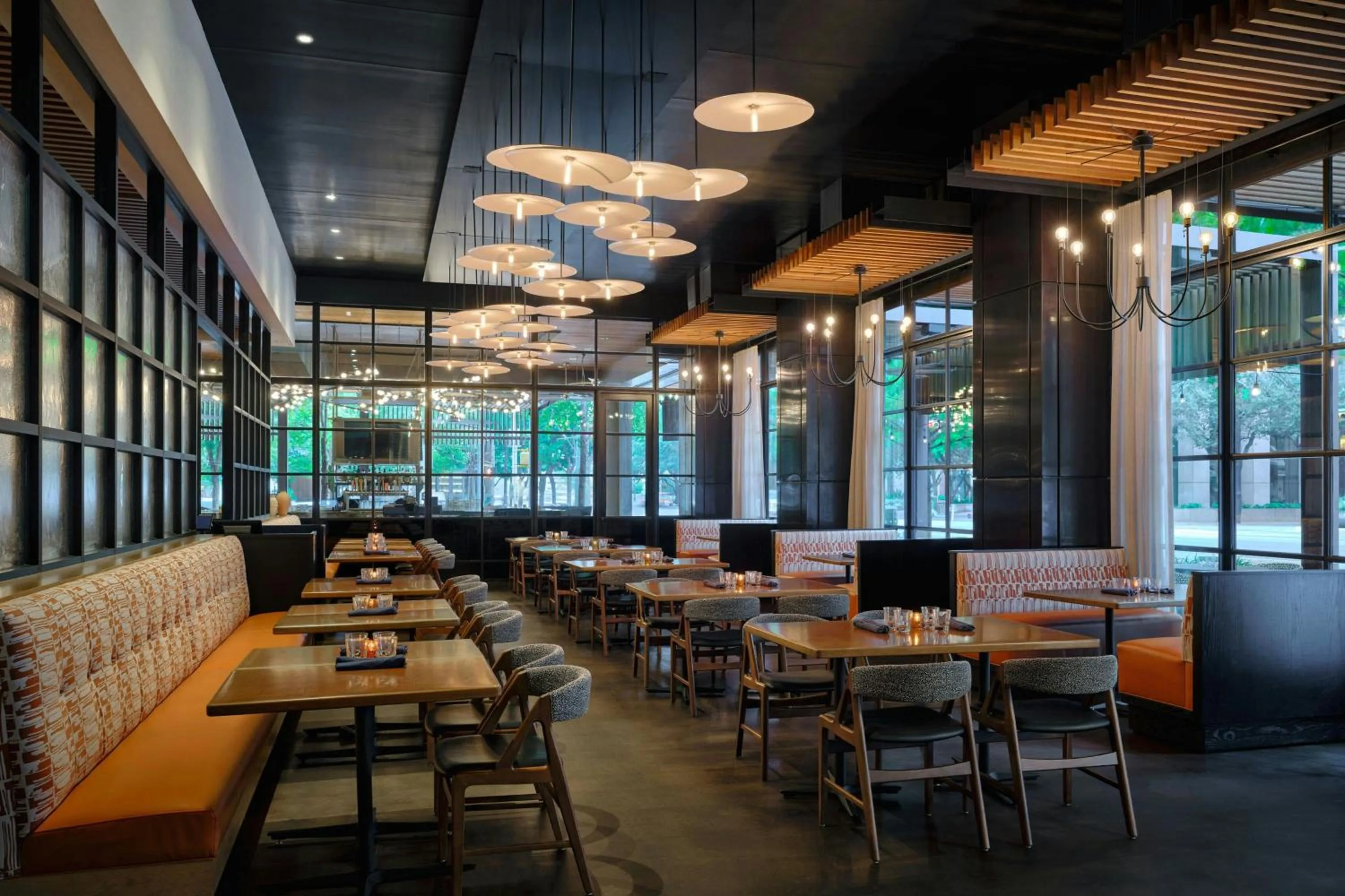 Restaurant/places to eat in JW Marriott Austin