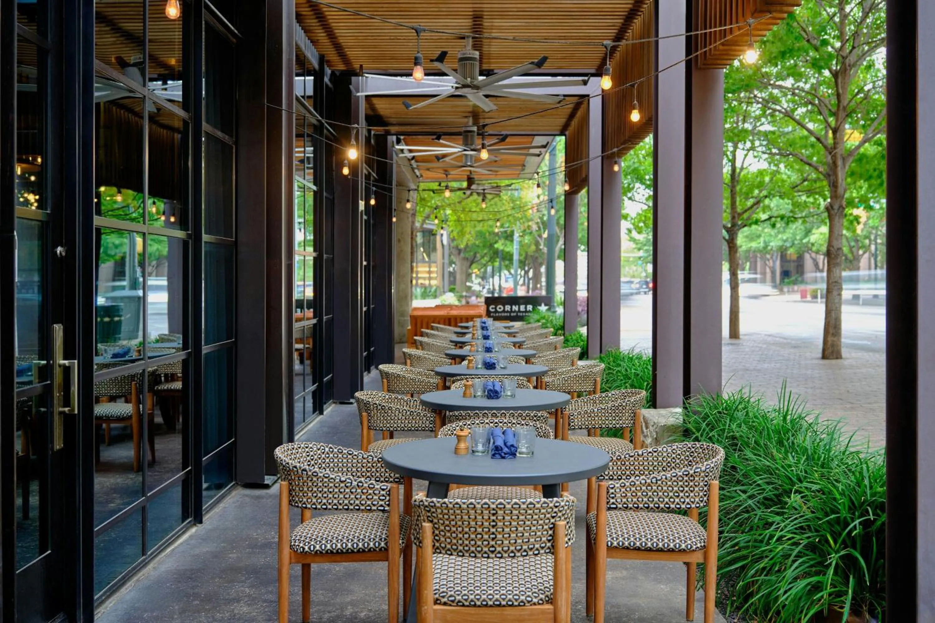 Restaurant/places to eat in JW Marriott Austin