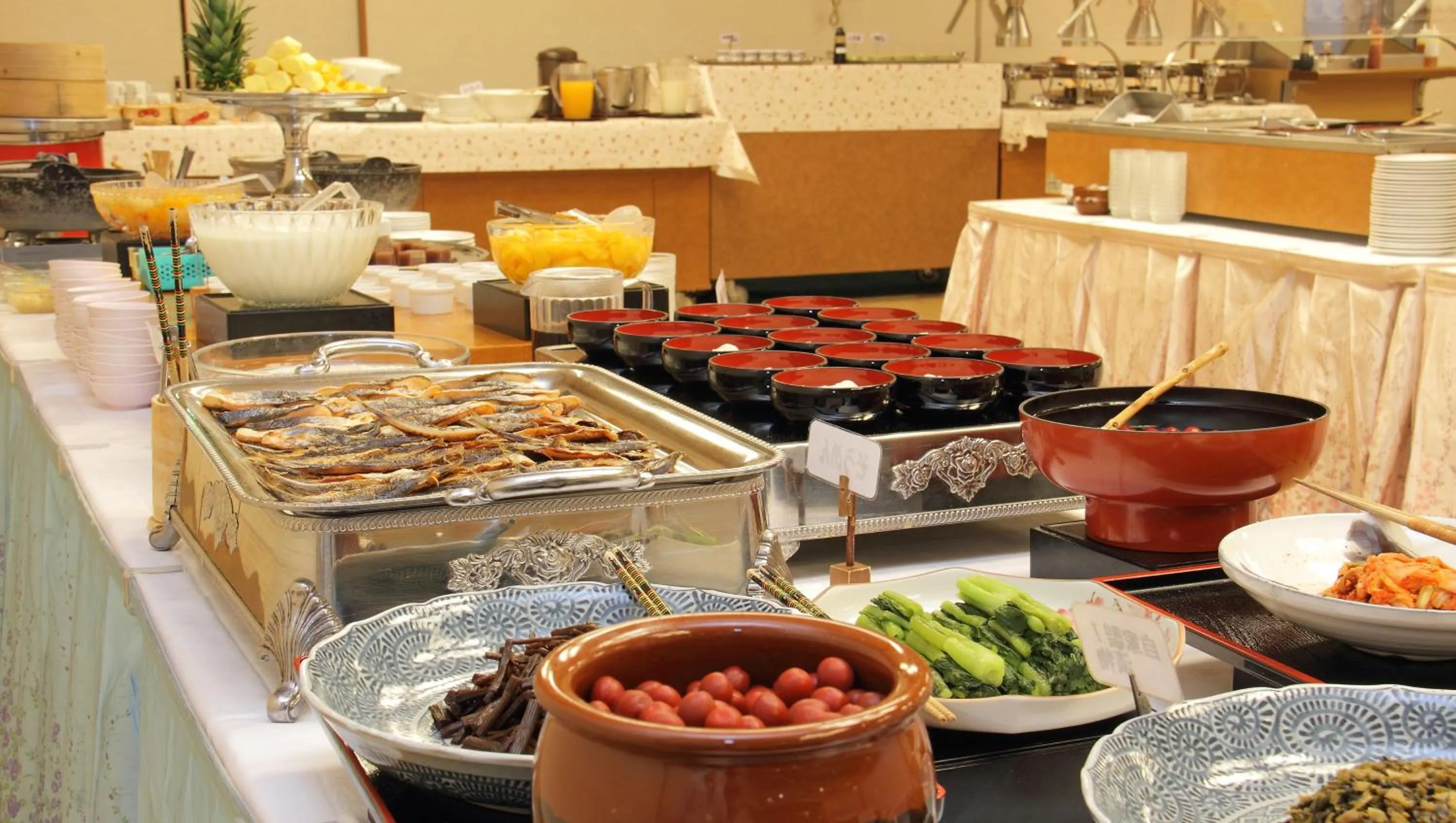 Buffet breakfast in Hotel Hana Isawa