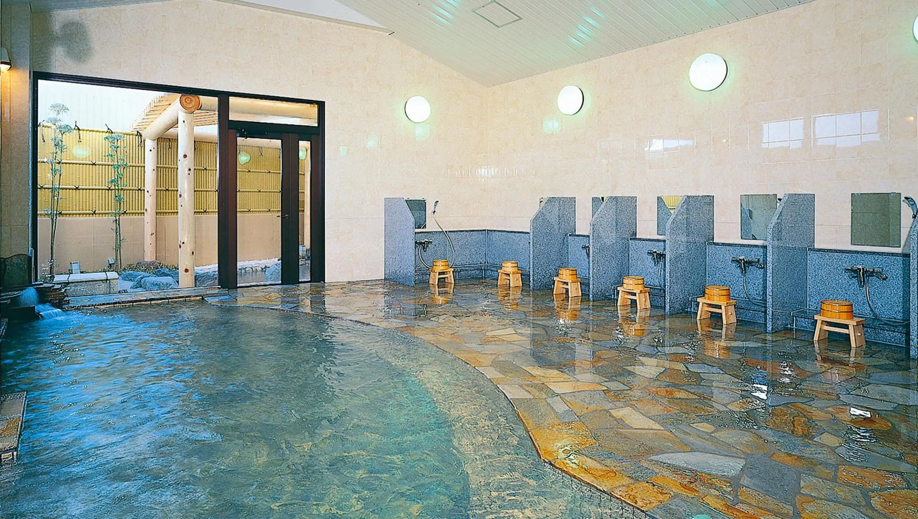 Hot Spring Bath in Hotel Hana Isawa