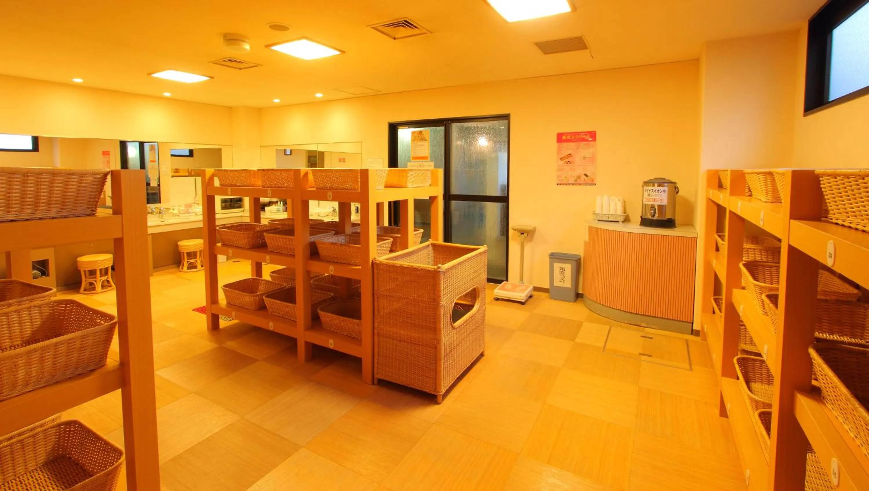 Hot Spring Bath in Hotel Hana Isawa