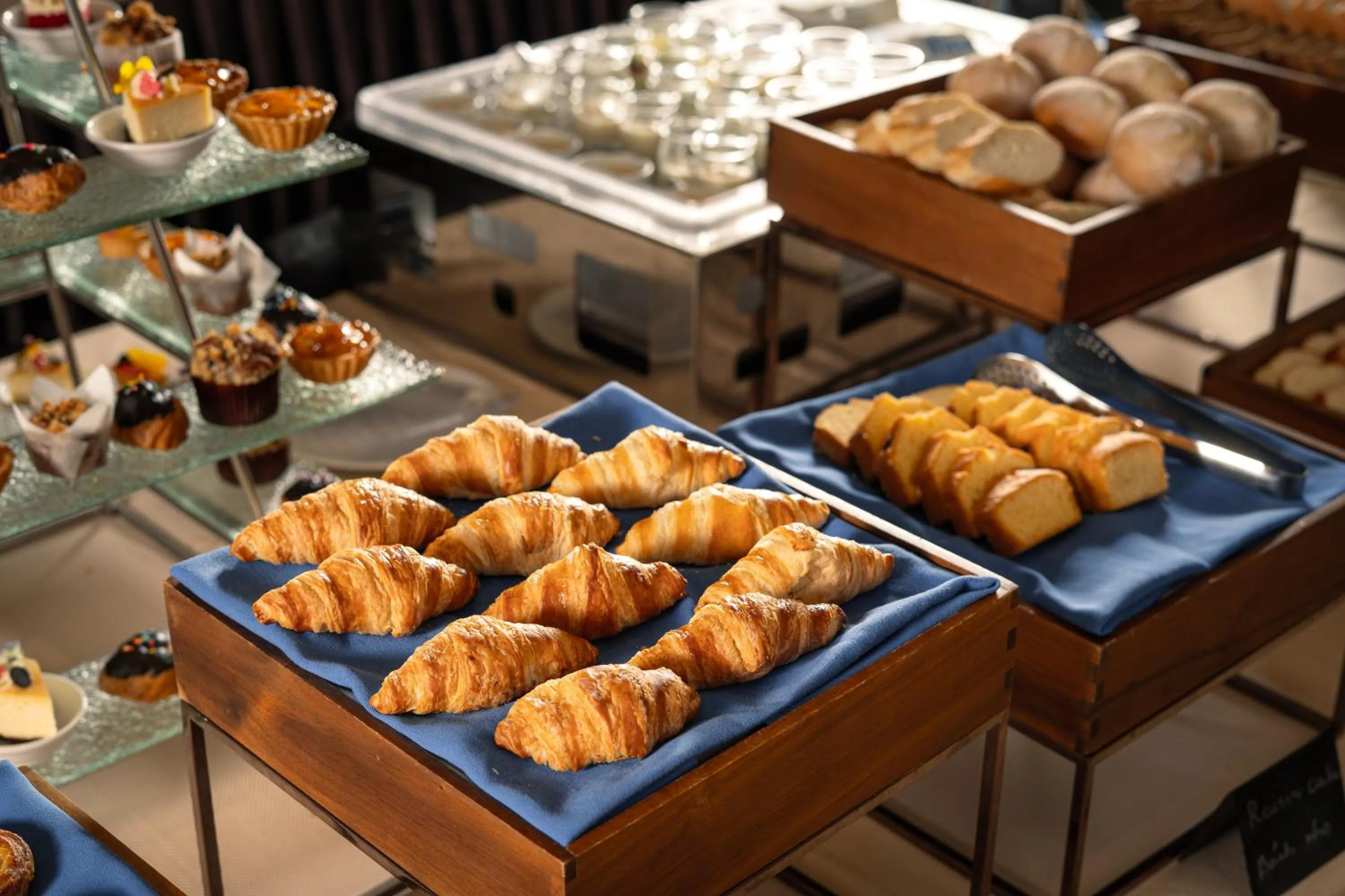 Food in Elegant Suites Westlake