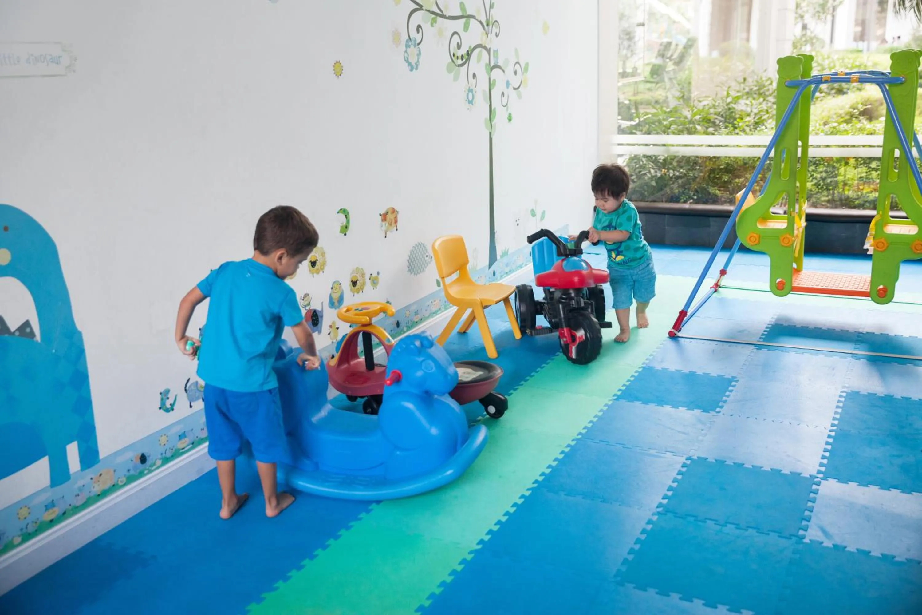 Garden in Elegant Suites Westlake