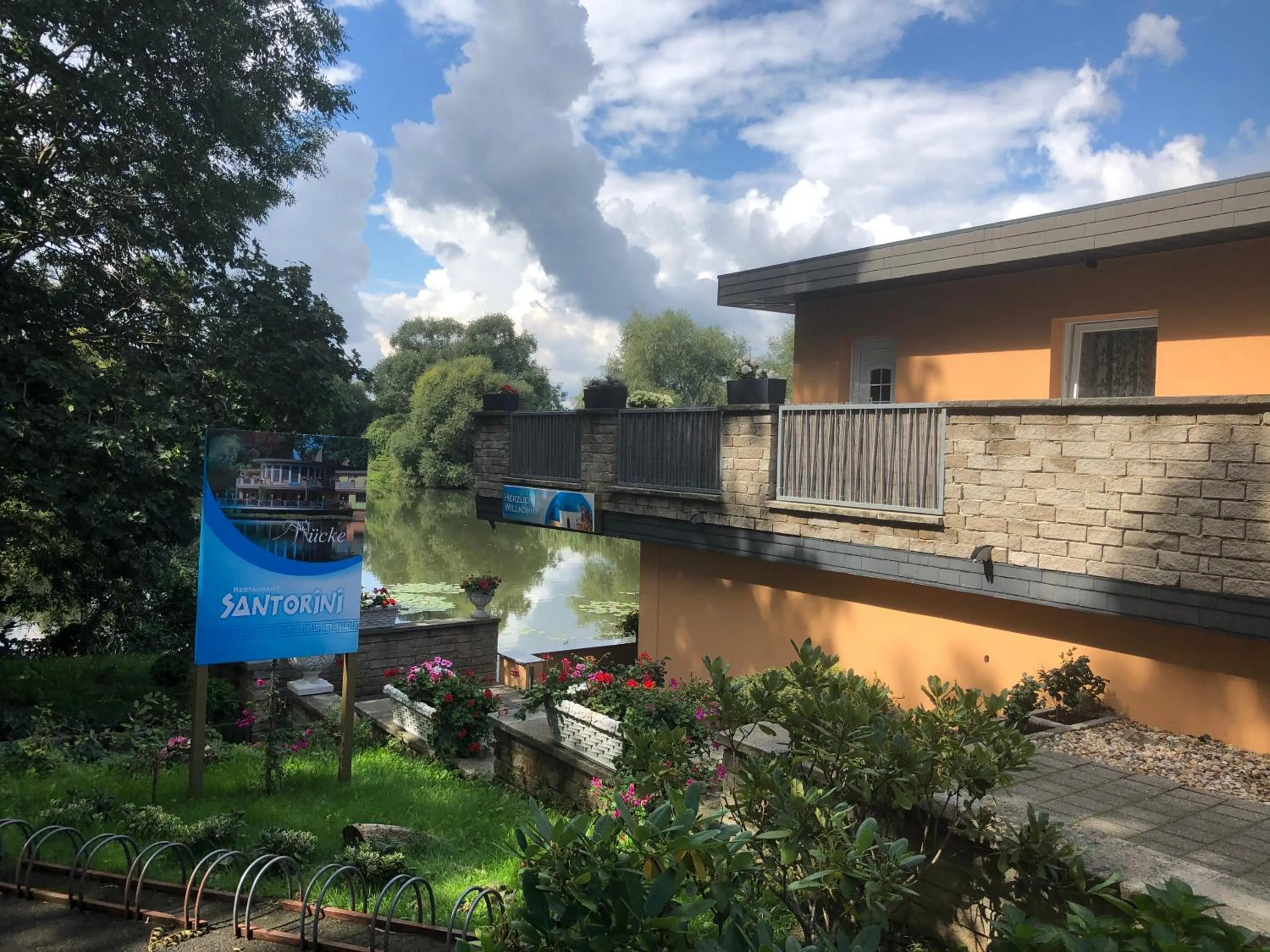 Restaurant/places to eat in Pension am See