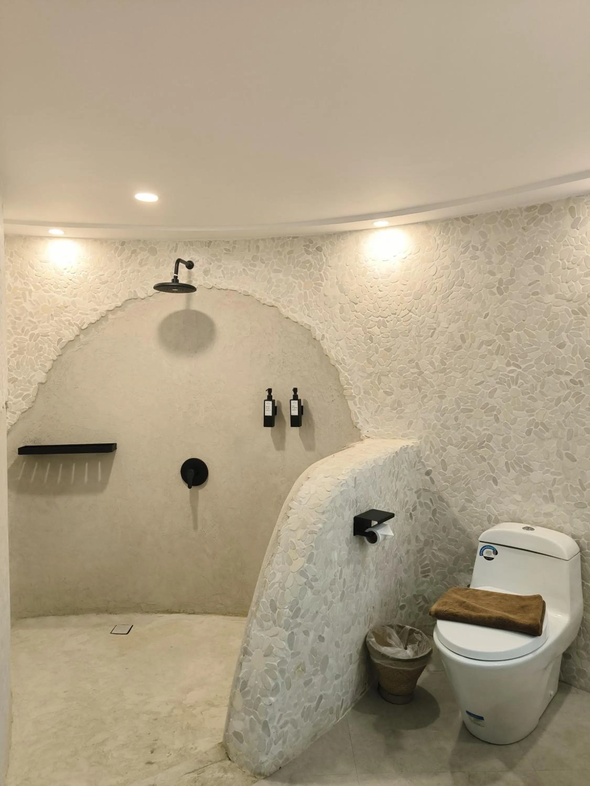 Shower in Villa Suerte