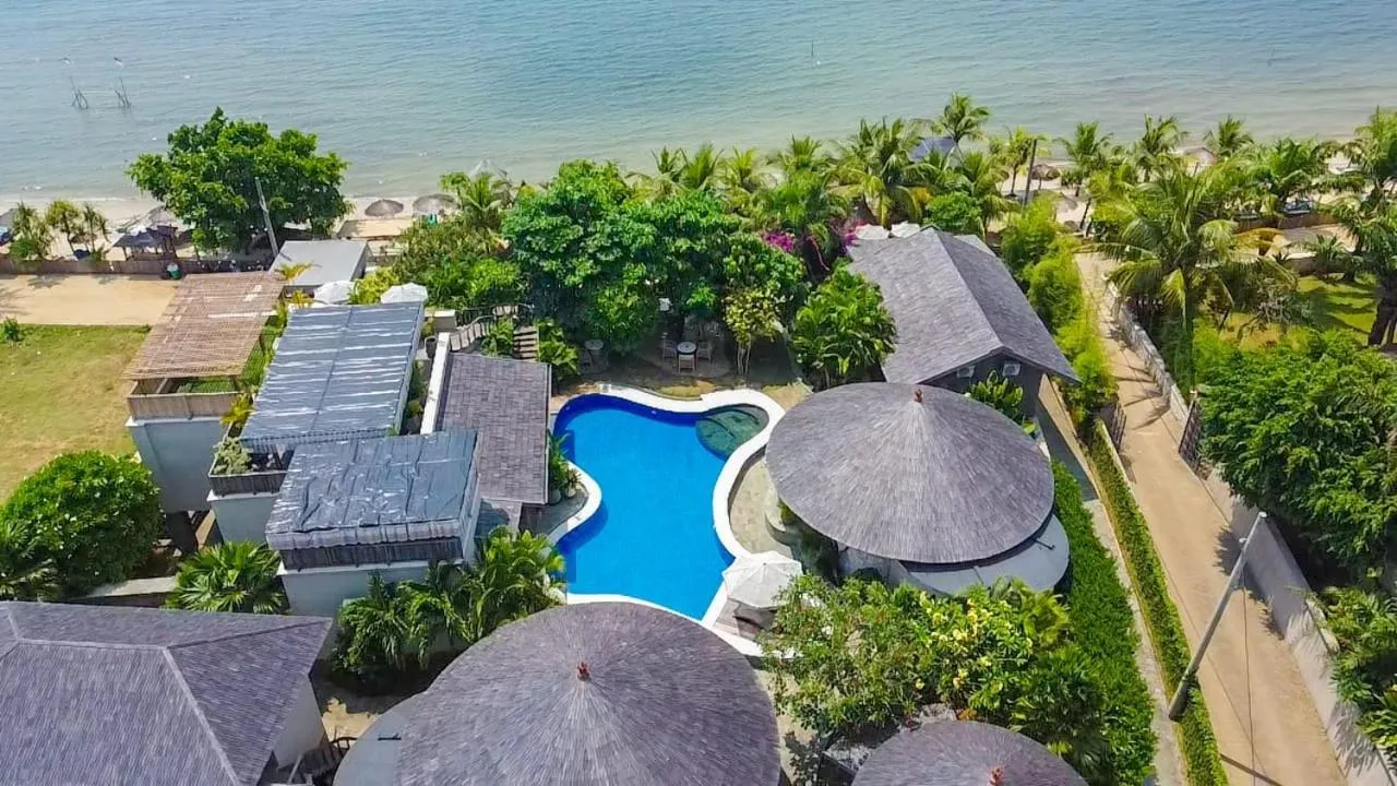 Property building in Villa Suerte