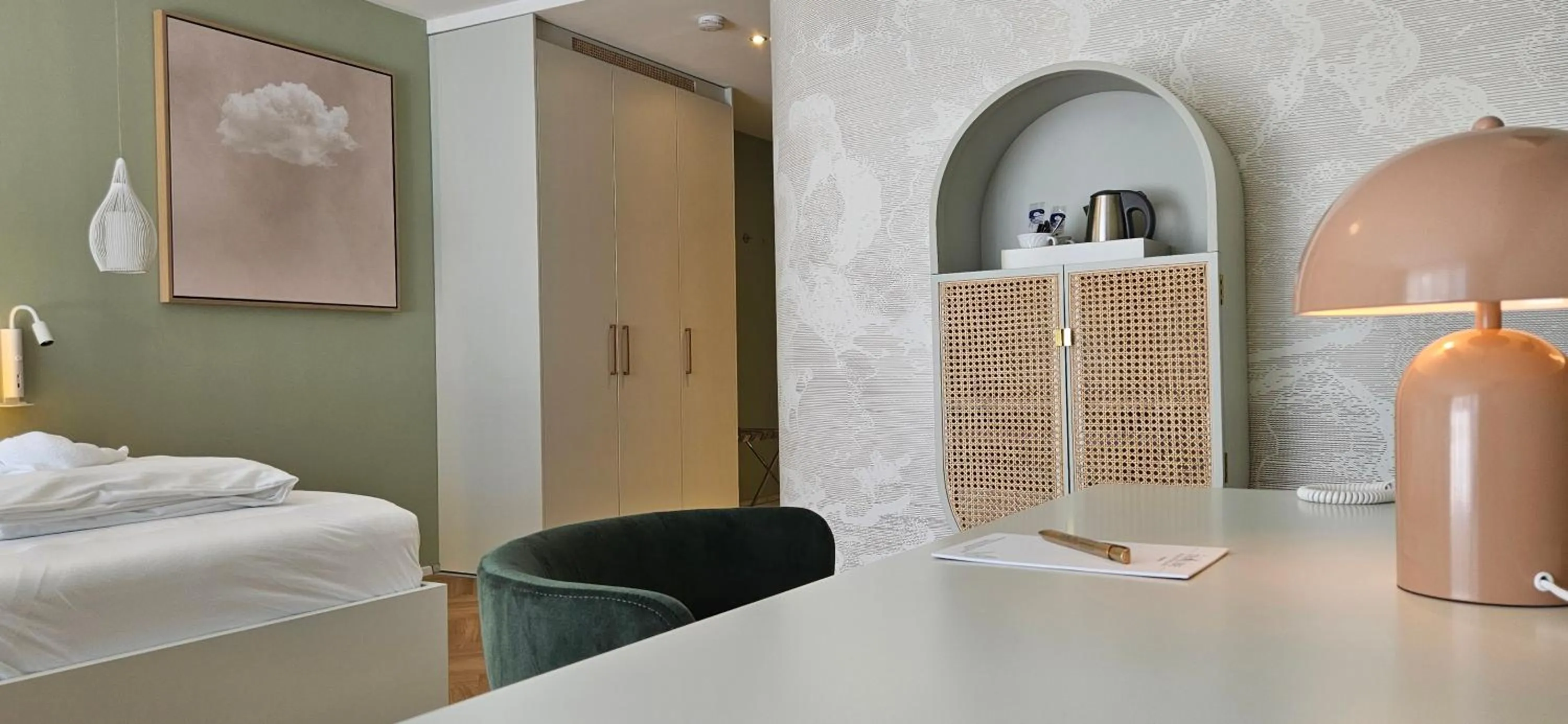 Photo of the whole room, Bed in Hotel Traube Revital