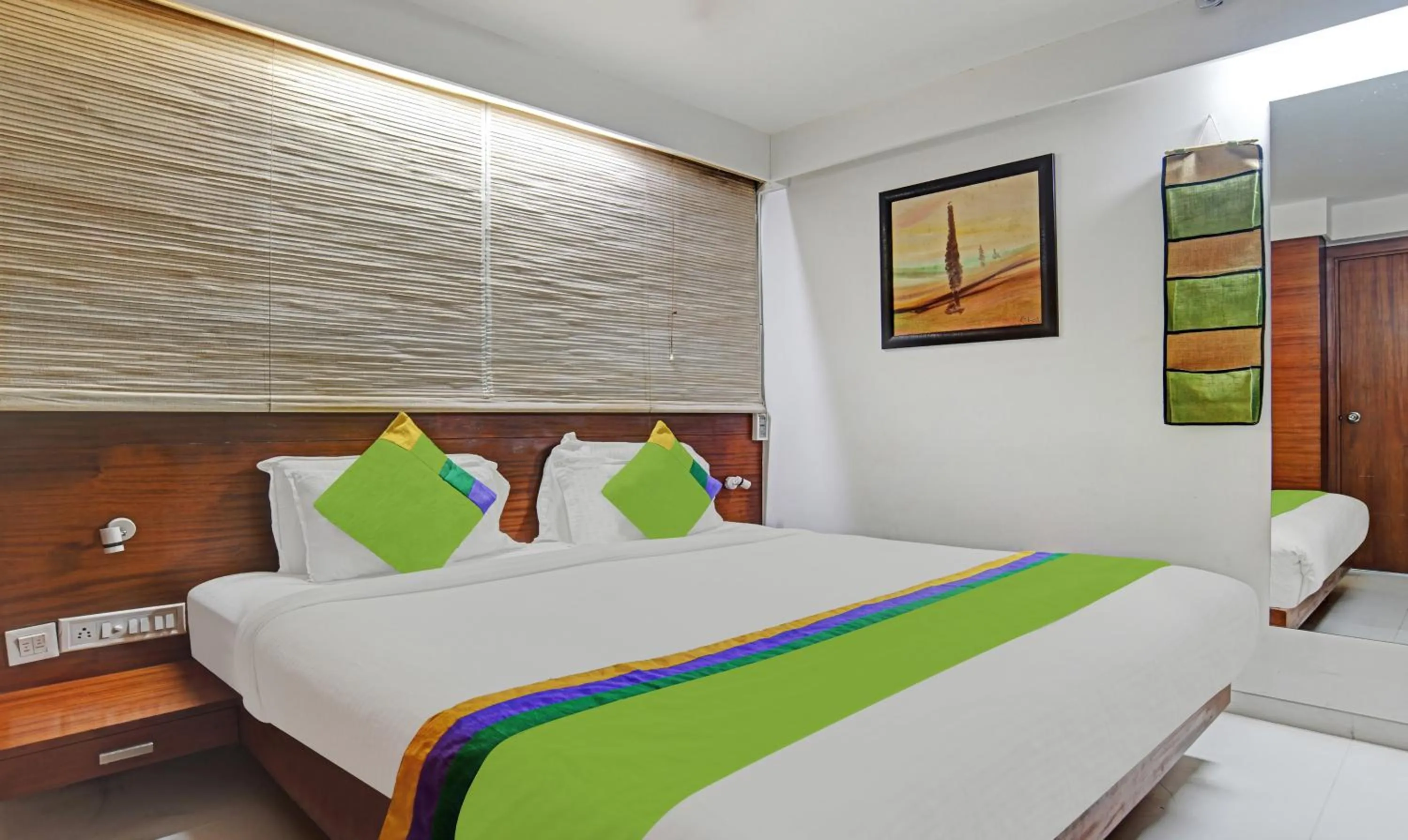 Bedroom, Bed in Treebo Trend Cherry Tree