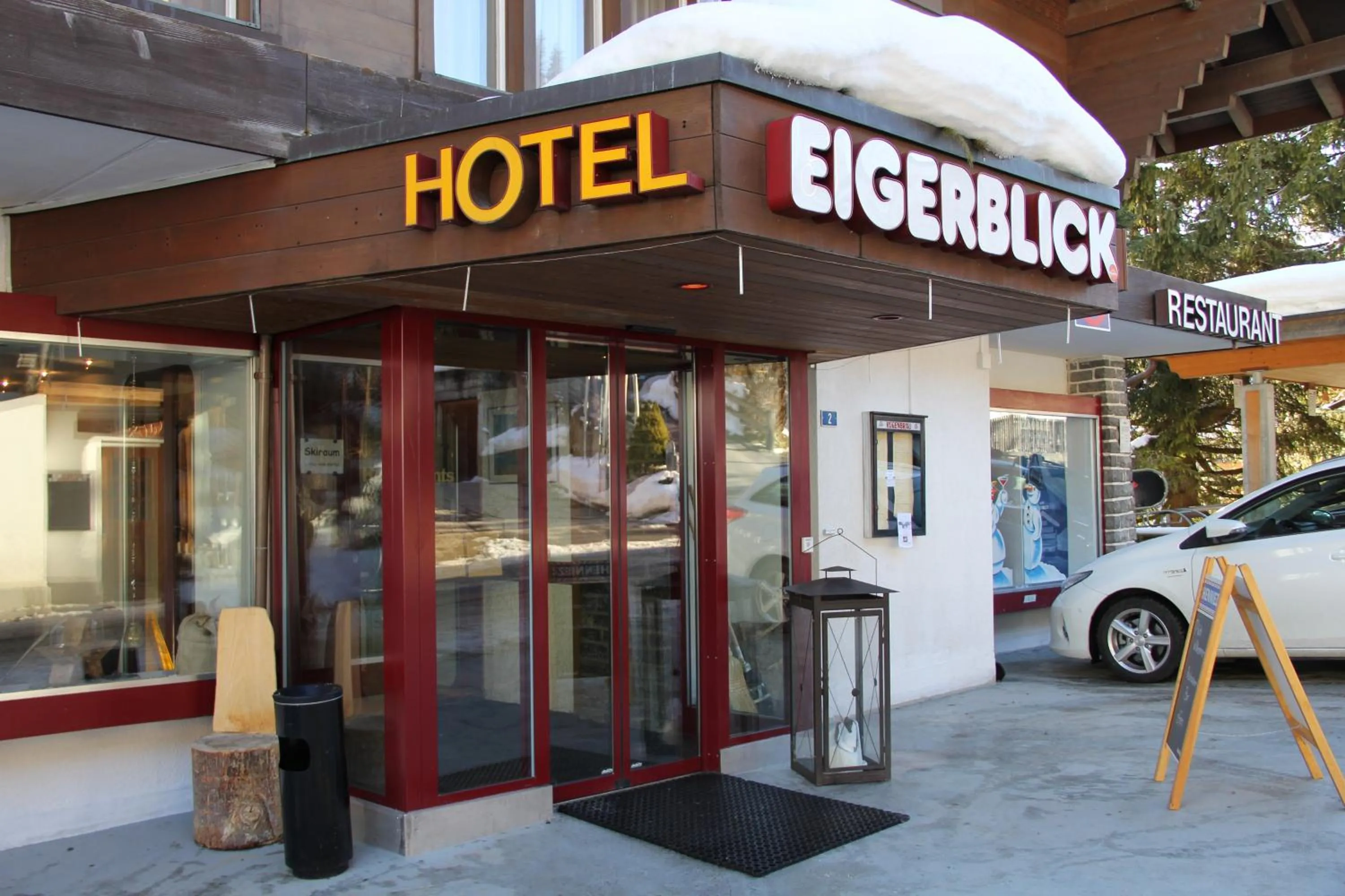 Facade/entrance in Hotel Eigerblick