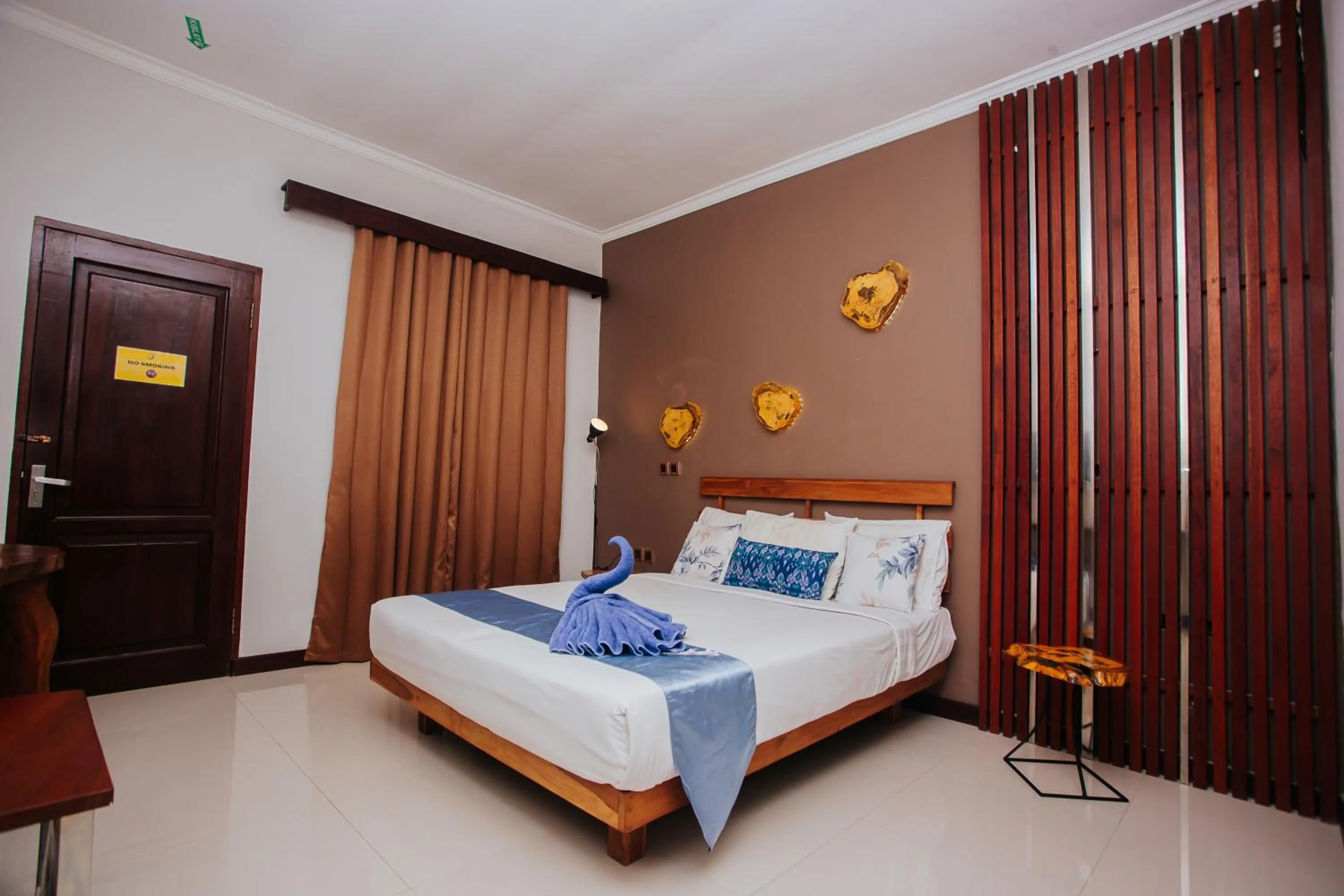 Bed in Medana Bay Marina