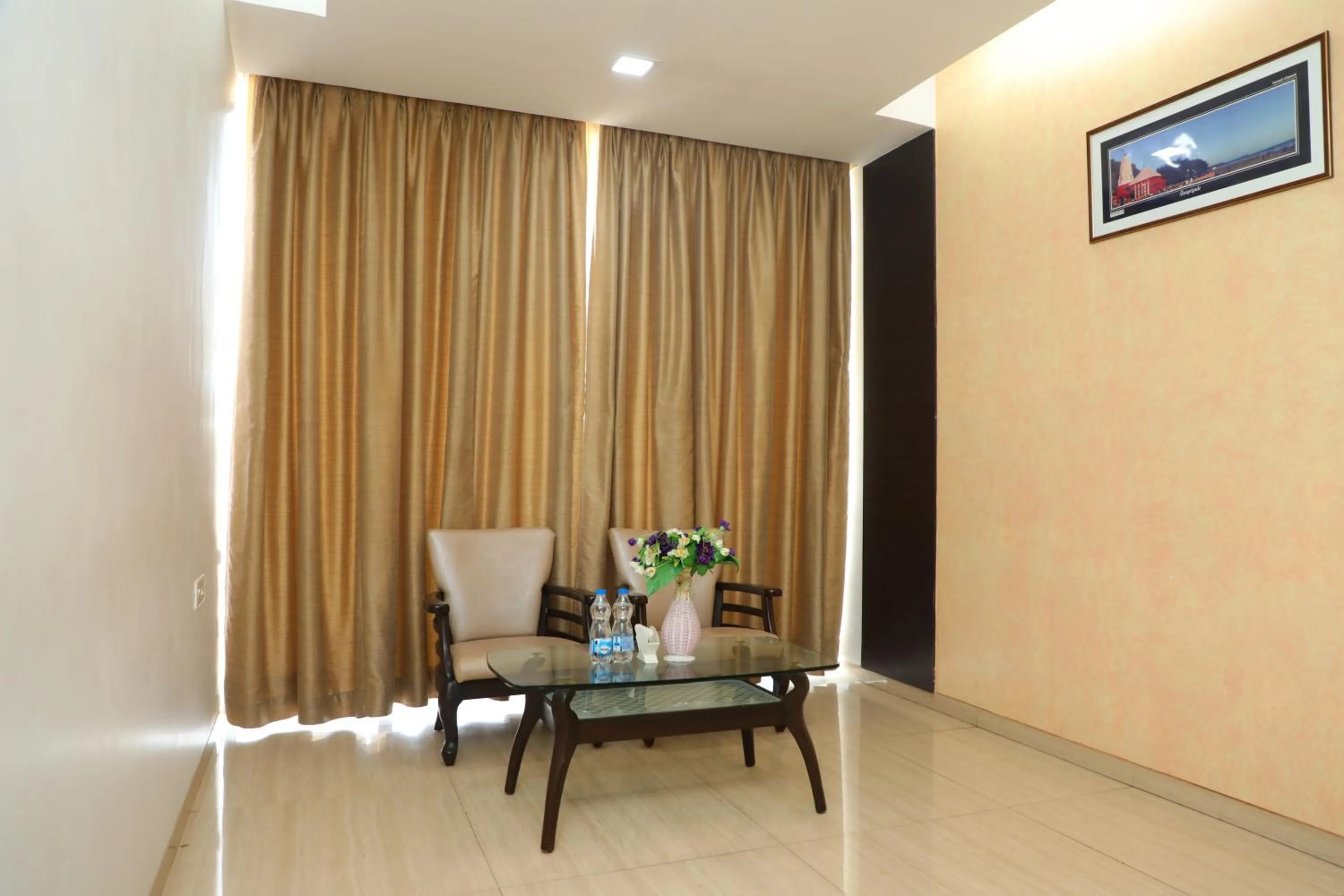 Living room in VITS Select Grand Inn, Ratnagiri