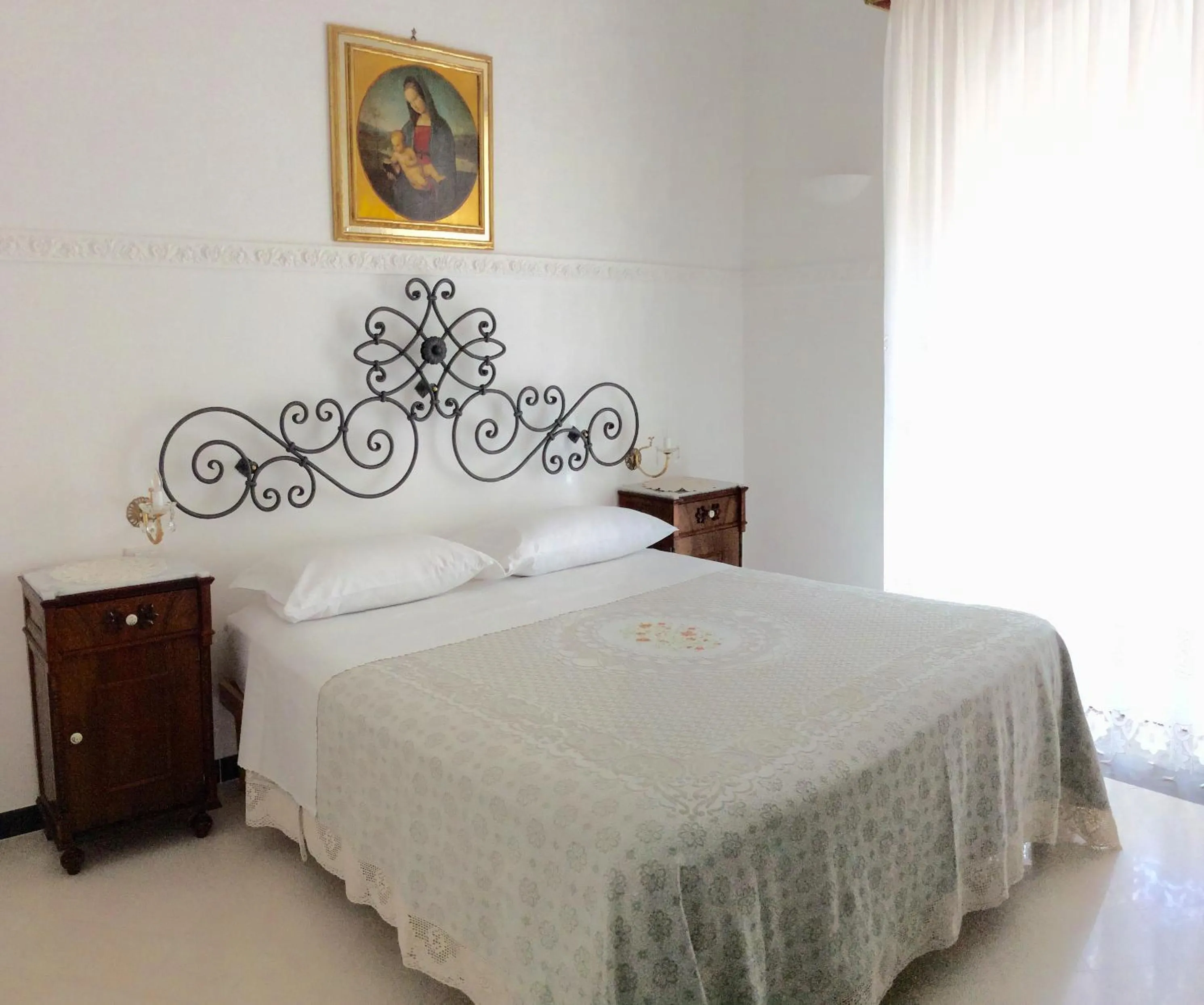 Photo of the whole room in Casa Camelia