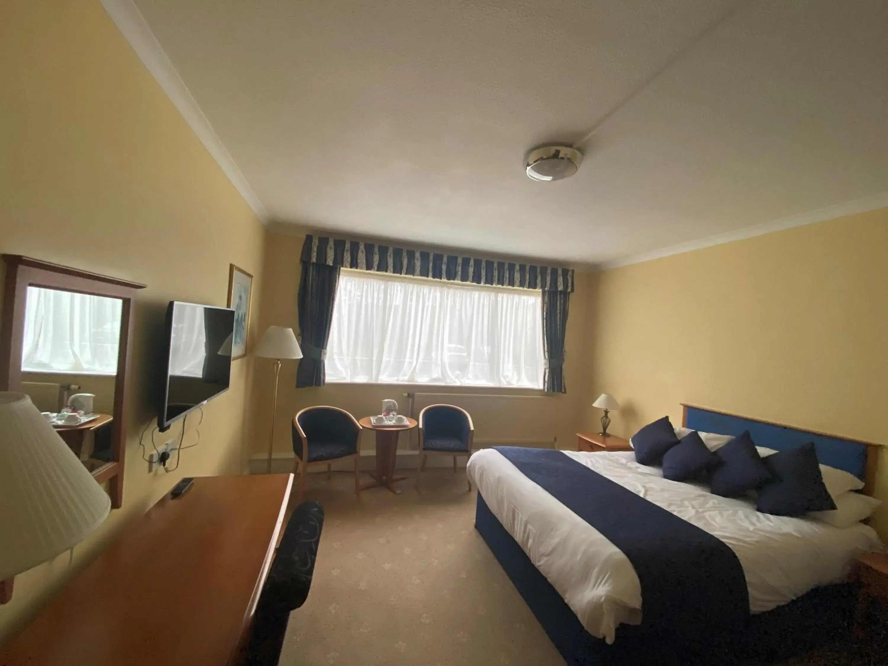 Double Room in Tiverton Hotel Lounge & Venue Double Room in Tiverton Hotel Lounge & Venue