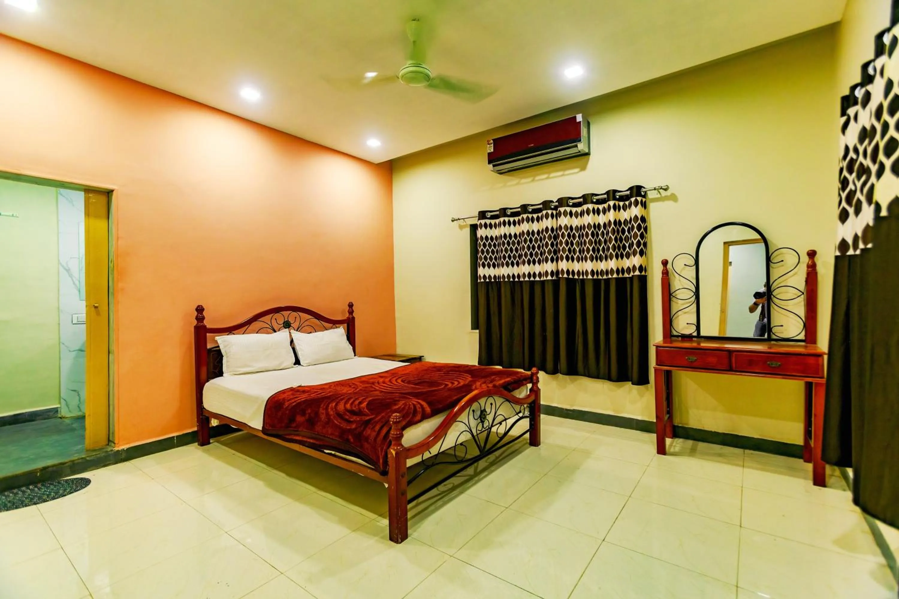 Photo of the whole room, Bed in Amber Resort