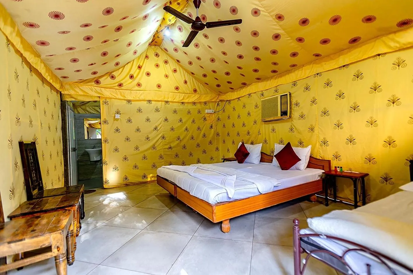 Photo of the whole room, Bed in Amber Resort